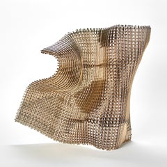 Masquerade, eine abstrakte Skulptur aus gewebtem Gold und Glas von Cathryn Shilling