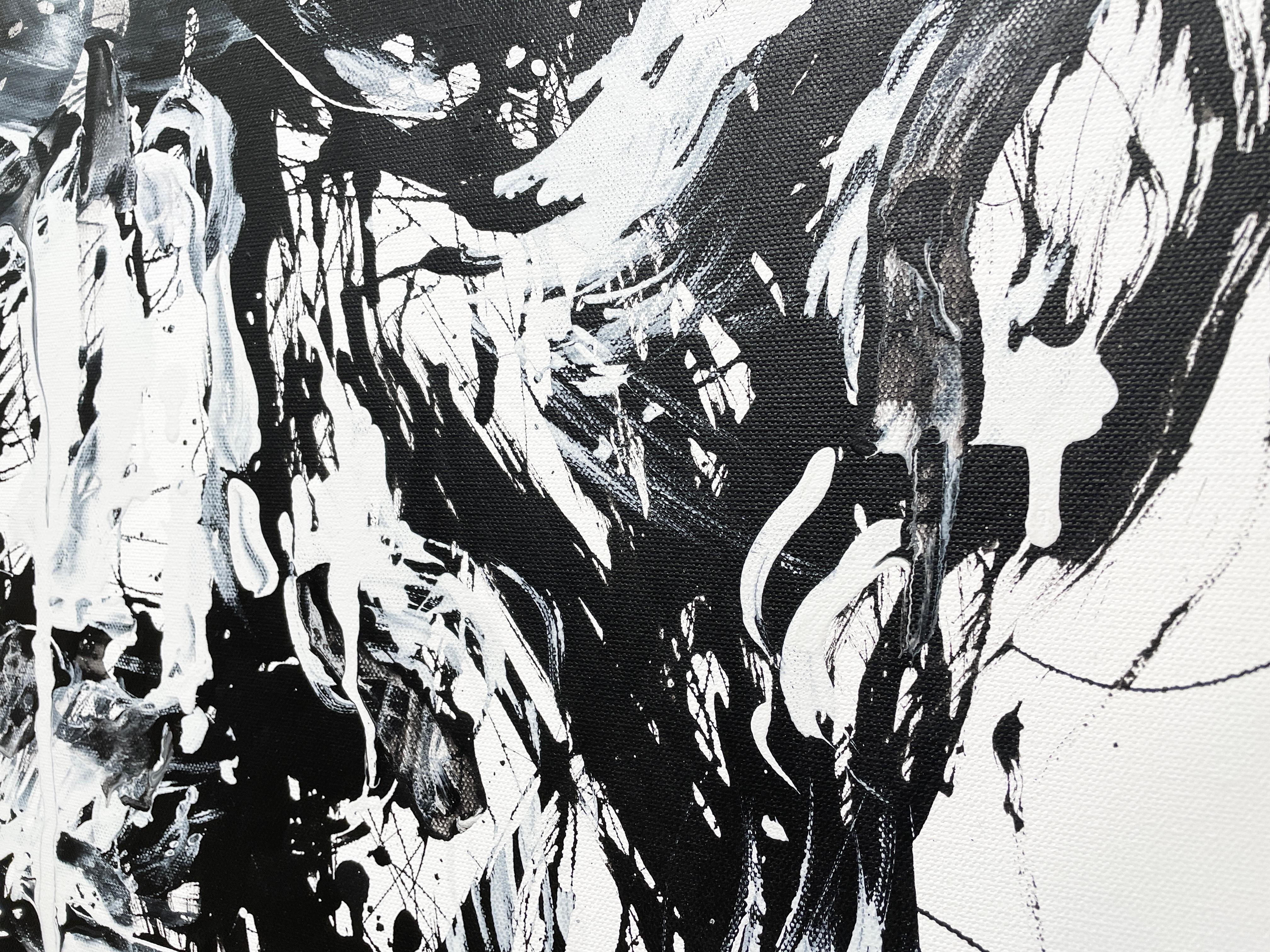 „Stoic“ von Masri – Abstraktes Schwarz-Weiß-Porträt – Gemälde in Mischtechnik im Angebot 5