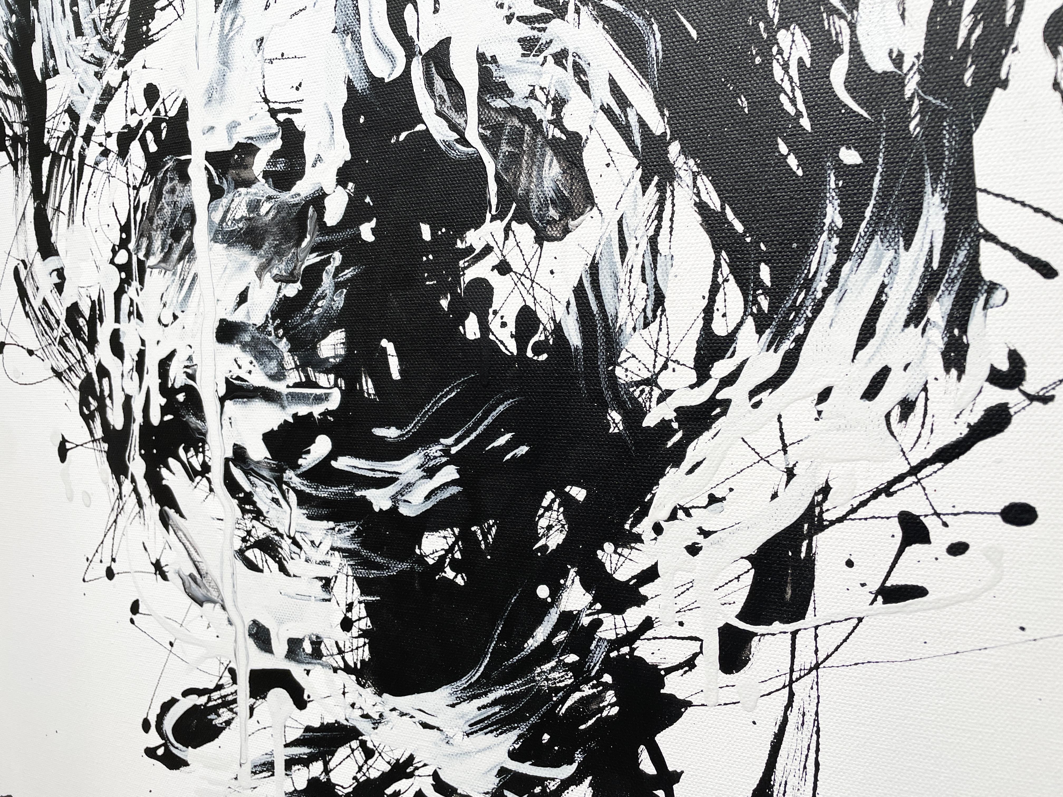 „Stoic“ von Masri – Abstraktes Schwarz-Weiß-Porträt – Gemälde in Mischtechnik im Angebot 6