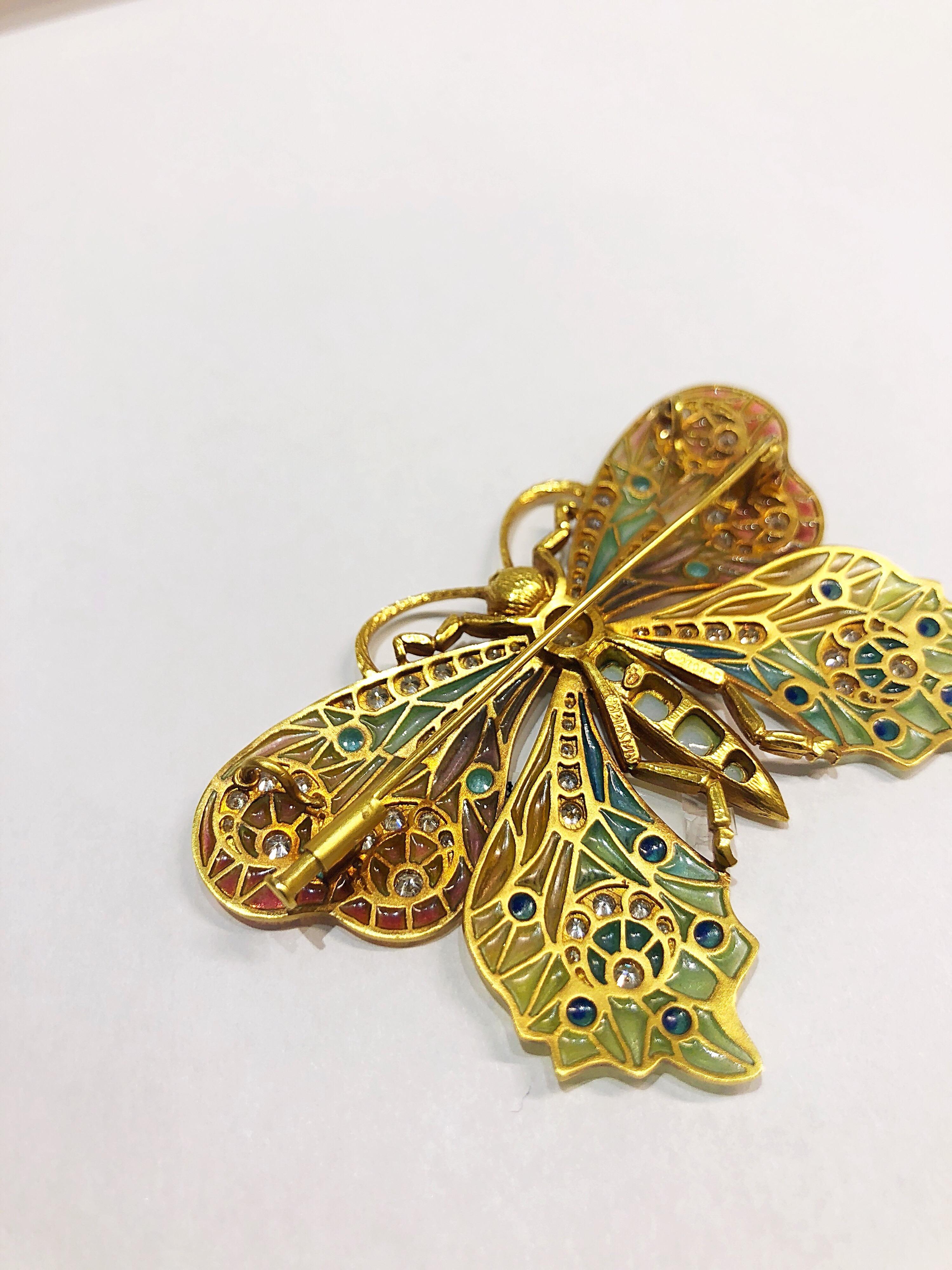 Masriera Schmetterlingsbrosche aus 18 Karat Gelbgold mit Emaille und Diamanten (Rundschliff) im Angebot