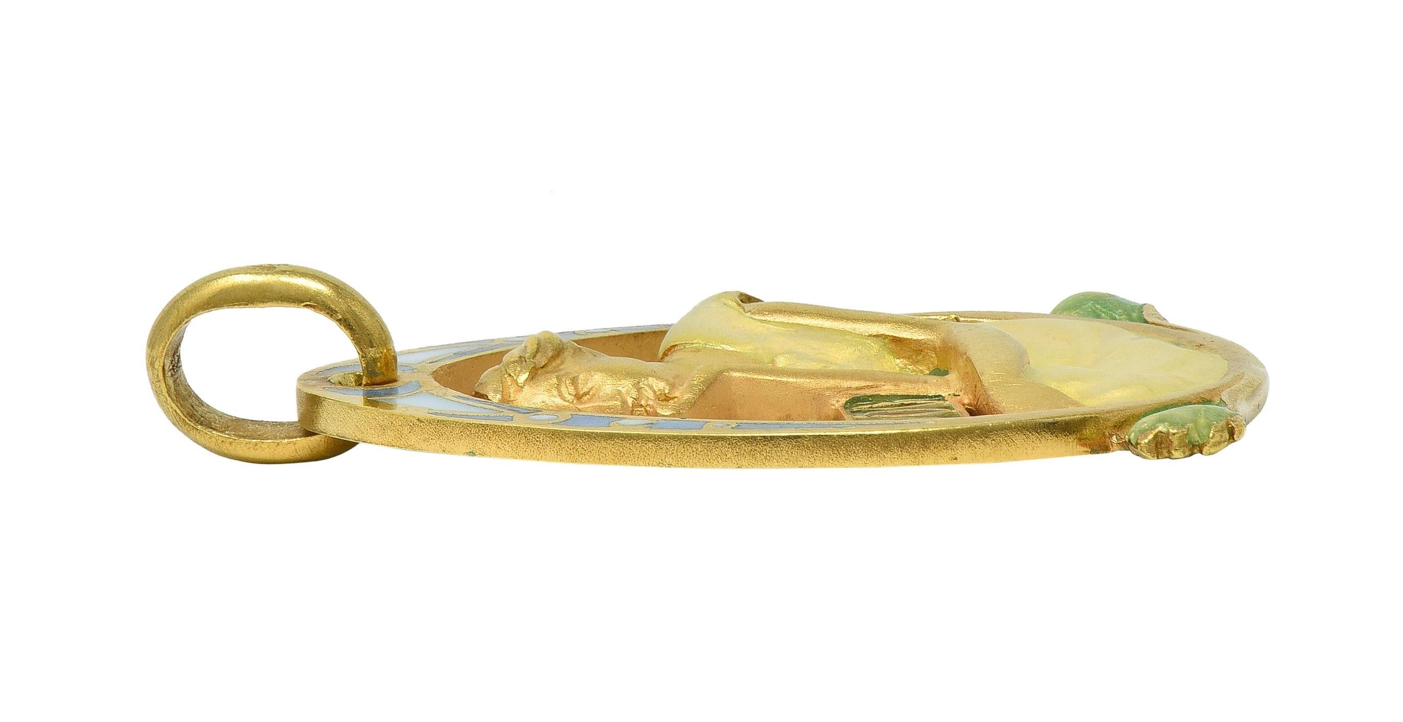 Masriera Art Nouveau Enamel 18K Yellow Gold Antique Pliqué-A-Jour Lady Pendant For Sale 3