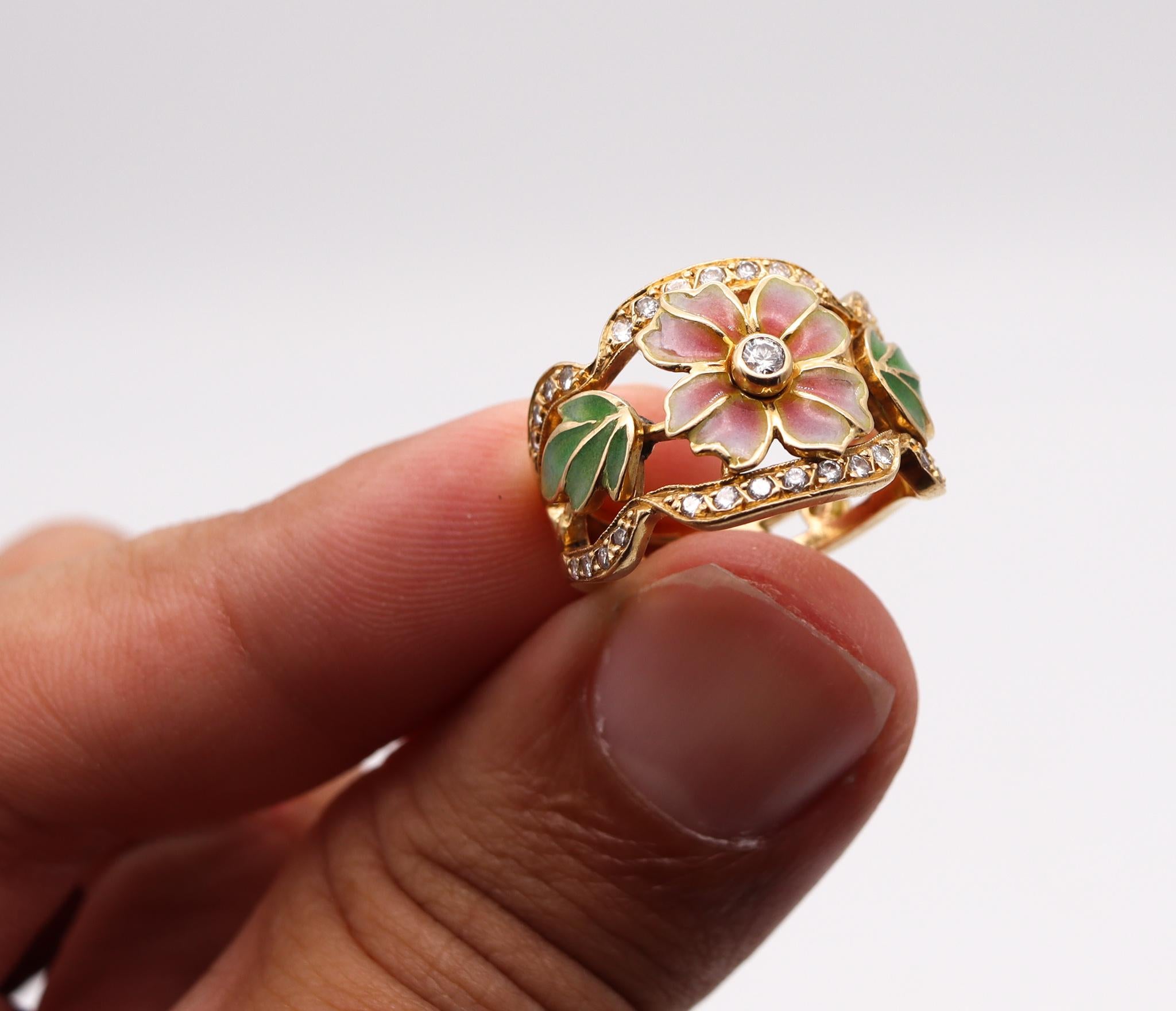 Masriera Art Nouveau Plique À Jour Enamel Ring in 18Kt Yellow Gold with Diamonds In Excellent Condition For Sale In Miami, FL