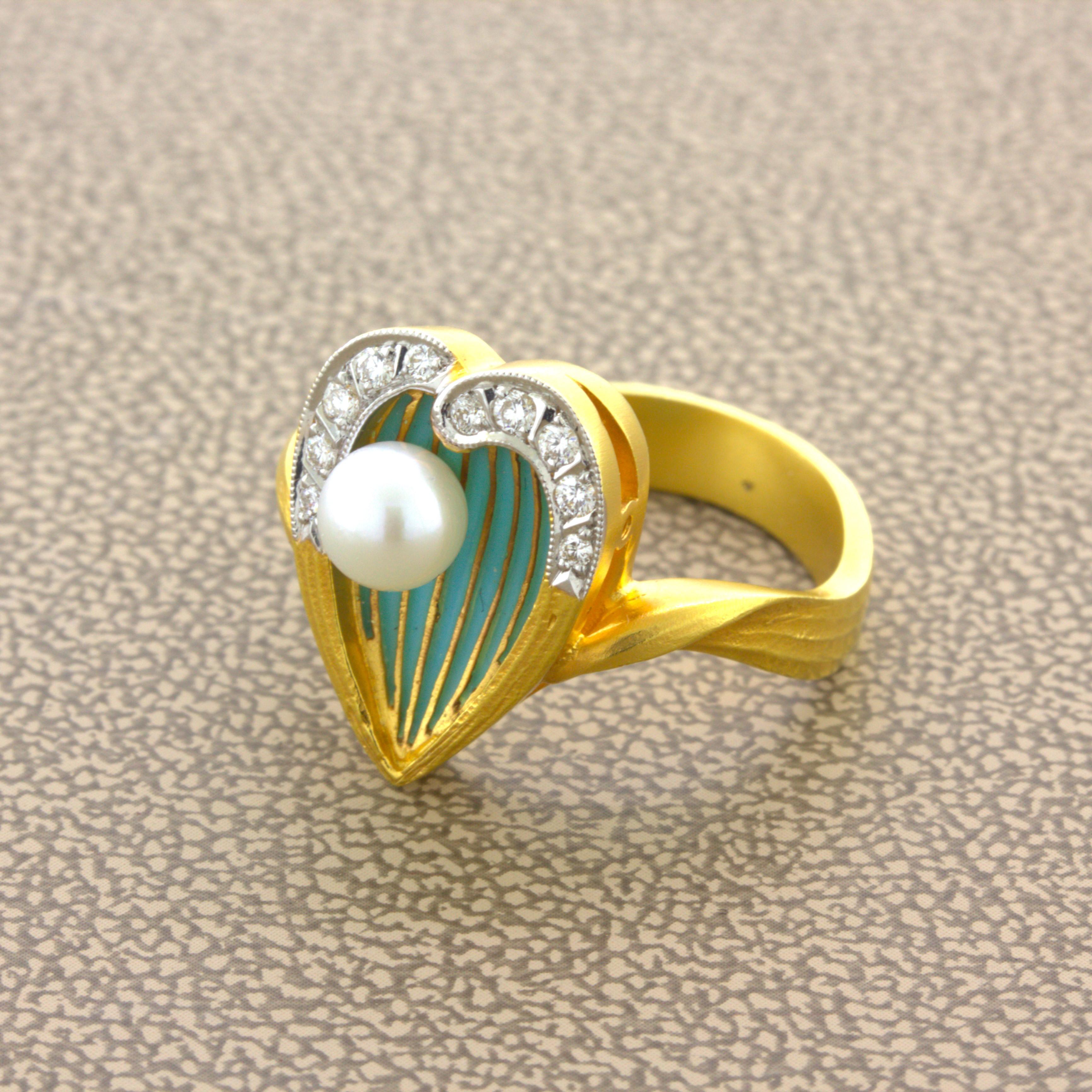 Taille ronde Masriera Diamond Pliqué-a-Jour Enamel Pearl 18K Yellow Gold Ring en vente