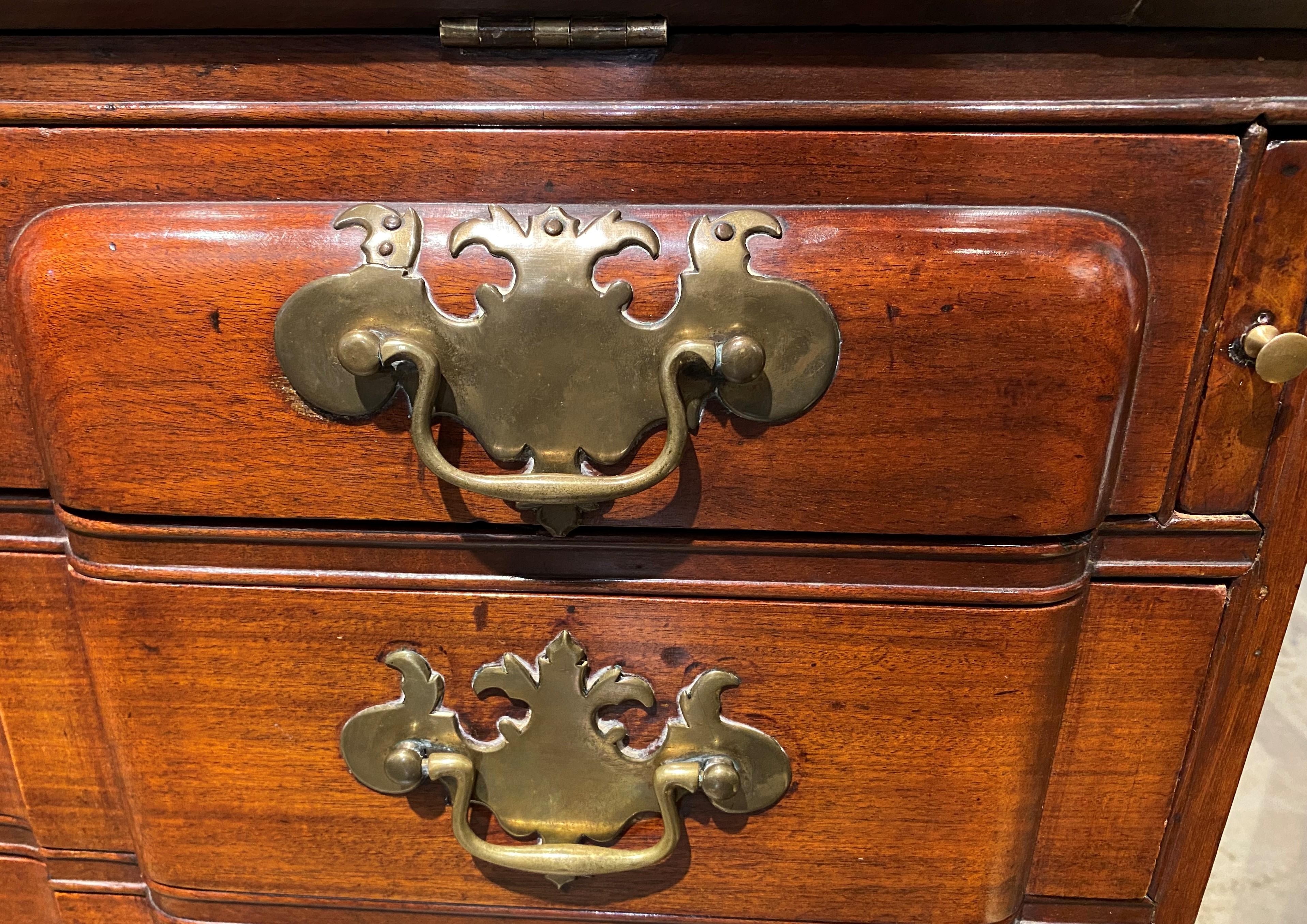 Massachusetts Chippendale Mahogany Block Front Desk circa 1780 In Good Condition In Milford, NH