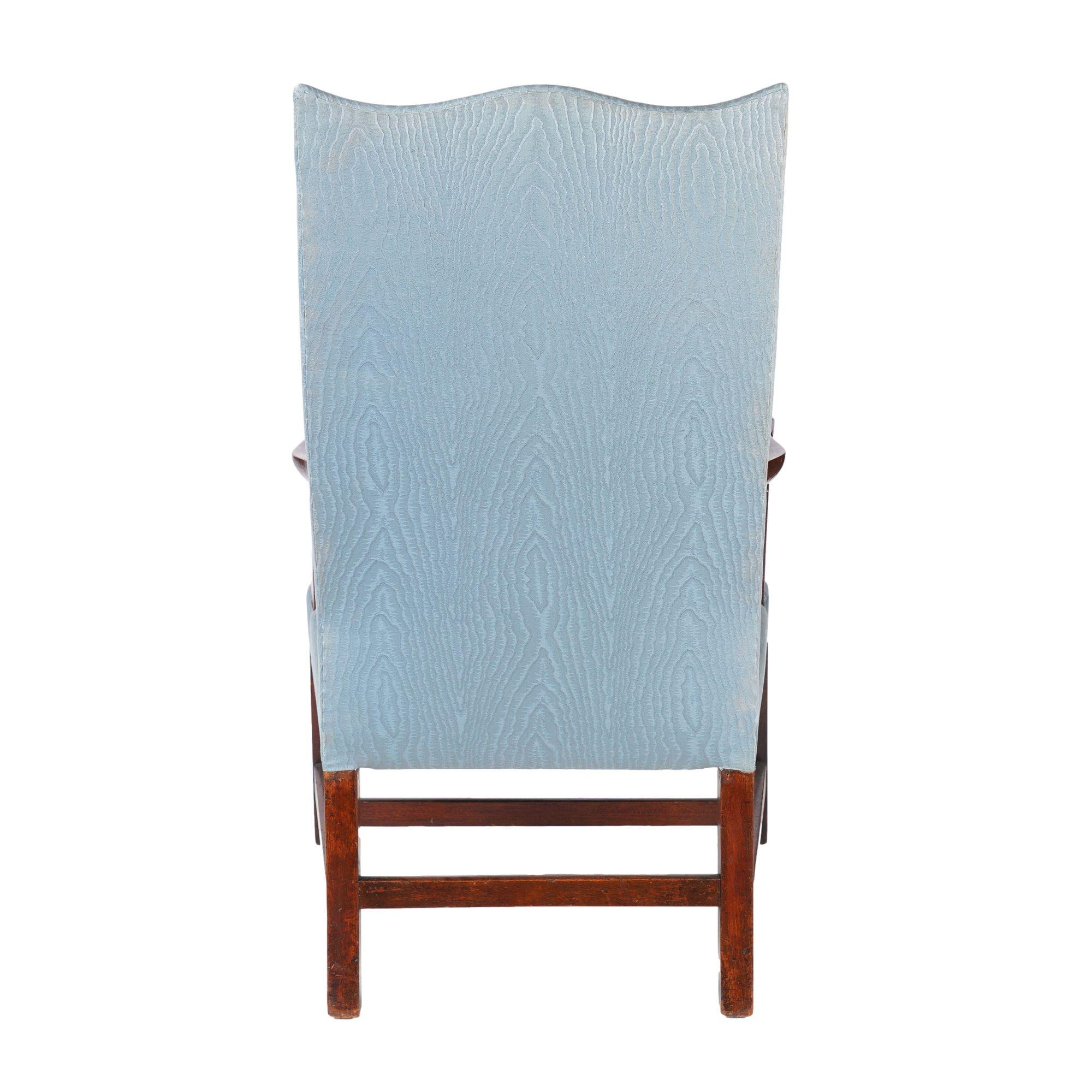 Massachusetts Martha Washington lolling chair, c. 1785 In Good Condition For Sale In Kenilworth, IL