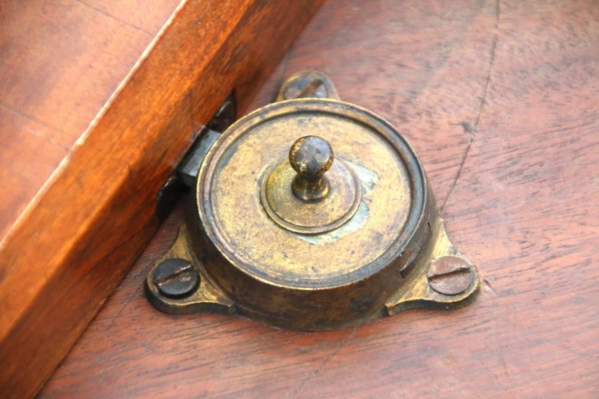 Massachusetts Queen Anne Mahogany Tilt-Top Tea Table 7