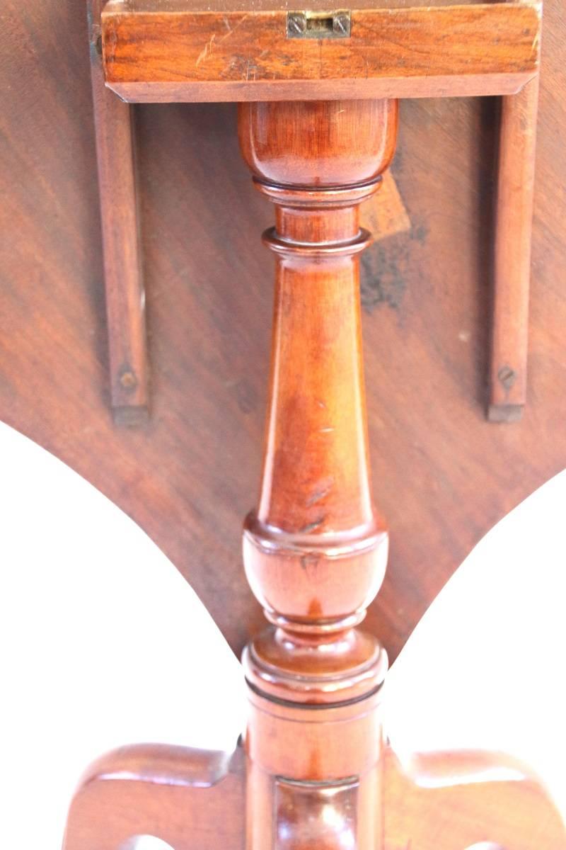 Massachusetts Queen Anne Mahogany Tilt-Top Tea Table 3