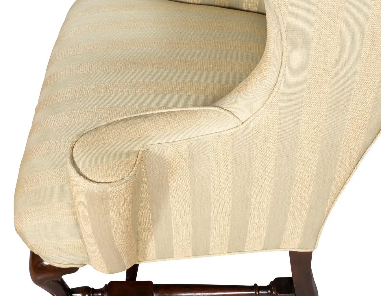 Acajou Massachusetts Queen Anne Mahogany Wing Chair en vente
