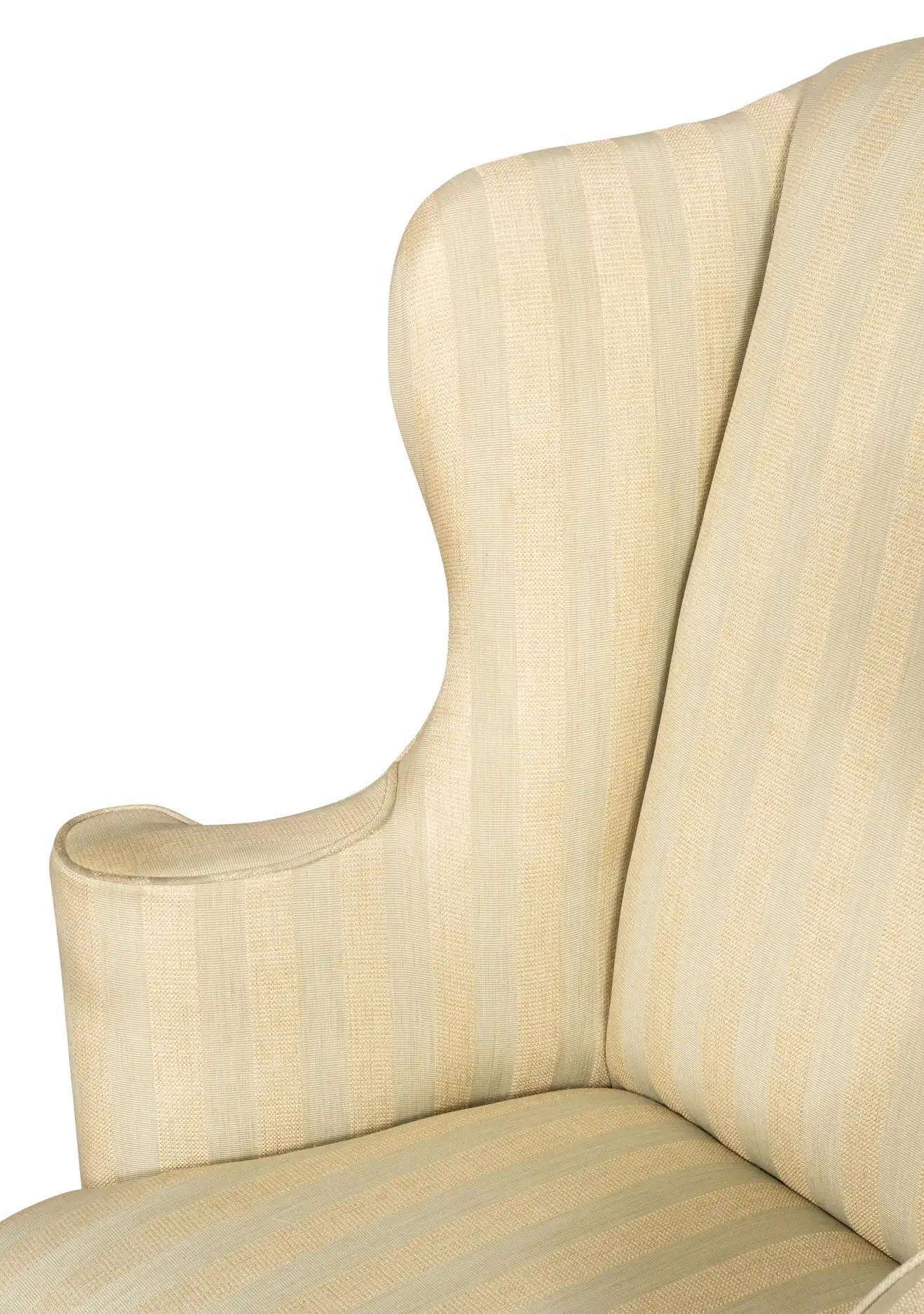Massachusetts Queen Anne Mahogany Wing Chair For Sale 2