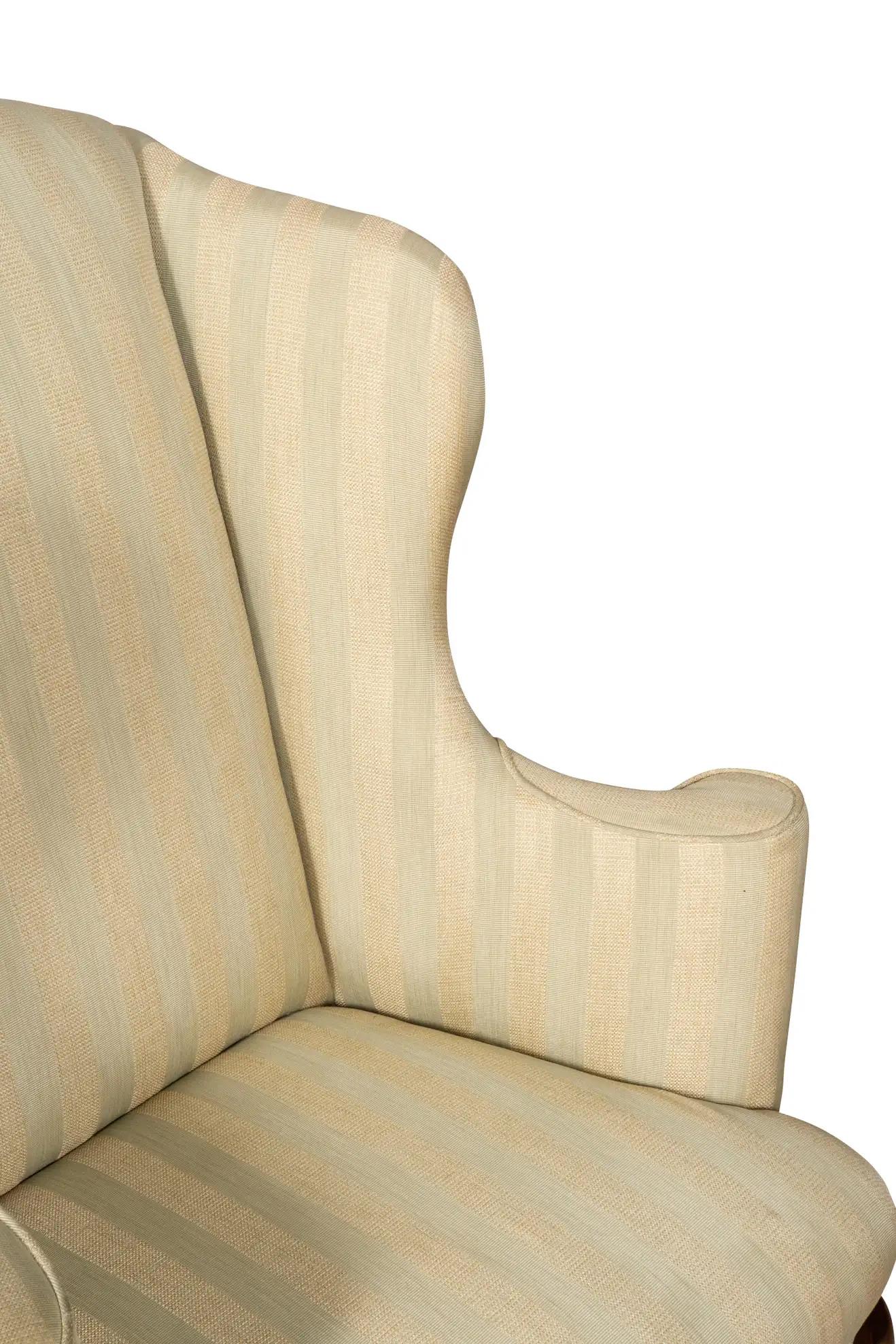 Massachusetts Queen Anne Mahogany Wing Chair For Sale 3