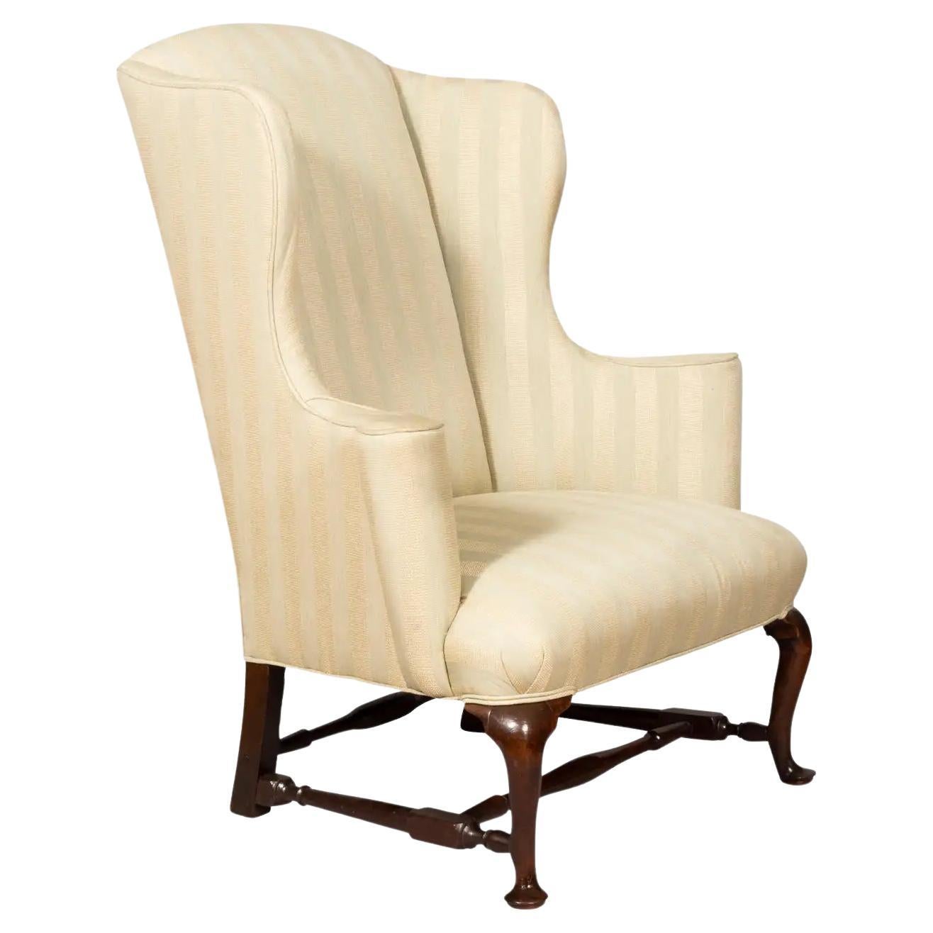 Massachusetts Queen Anne Mahogany Wing Chair en vente