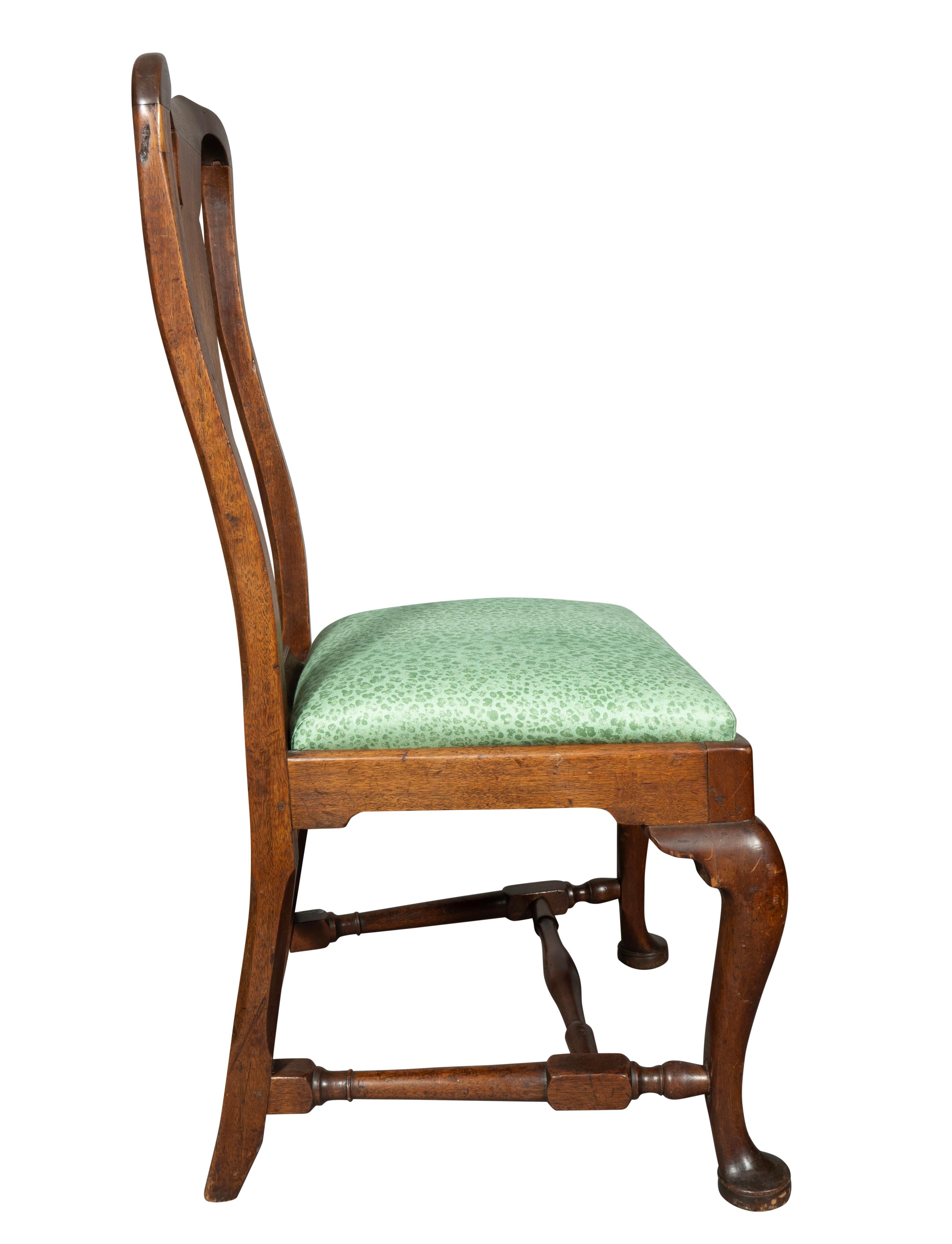American Massachusetts Queen Anne Walnut Side Chair For Sale