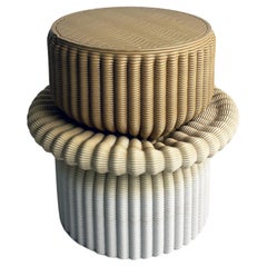Loungehocker „Massage“ aus recyceltem Kunststoff, 3D-Druck in ockerfarbenem und weißem Farbverlauf