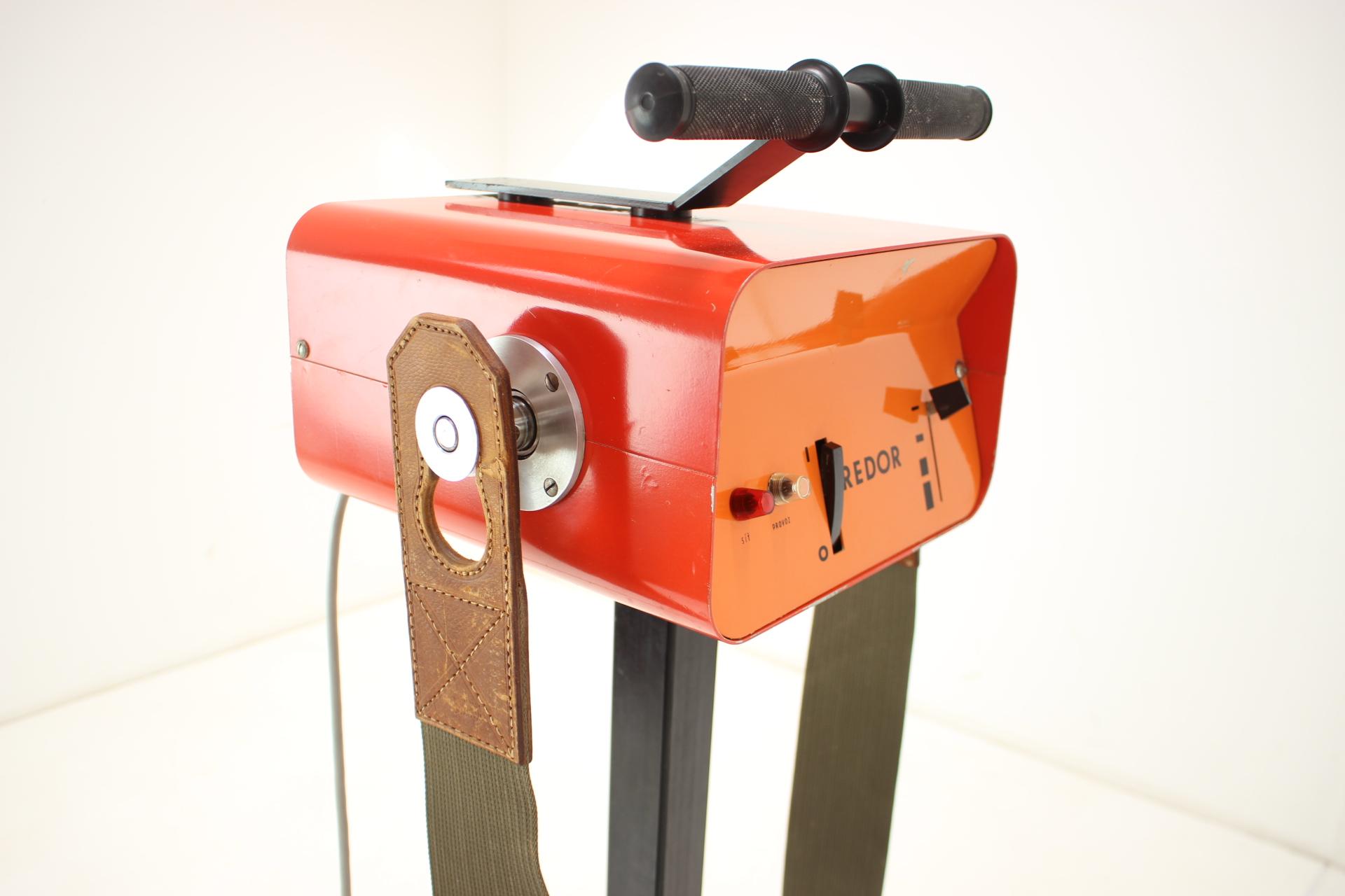 Massage Machine Redor III, Tschechoslowakei im Zustand „Gut“ im Angebot in Praha, CZ