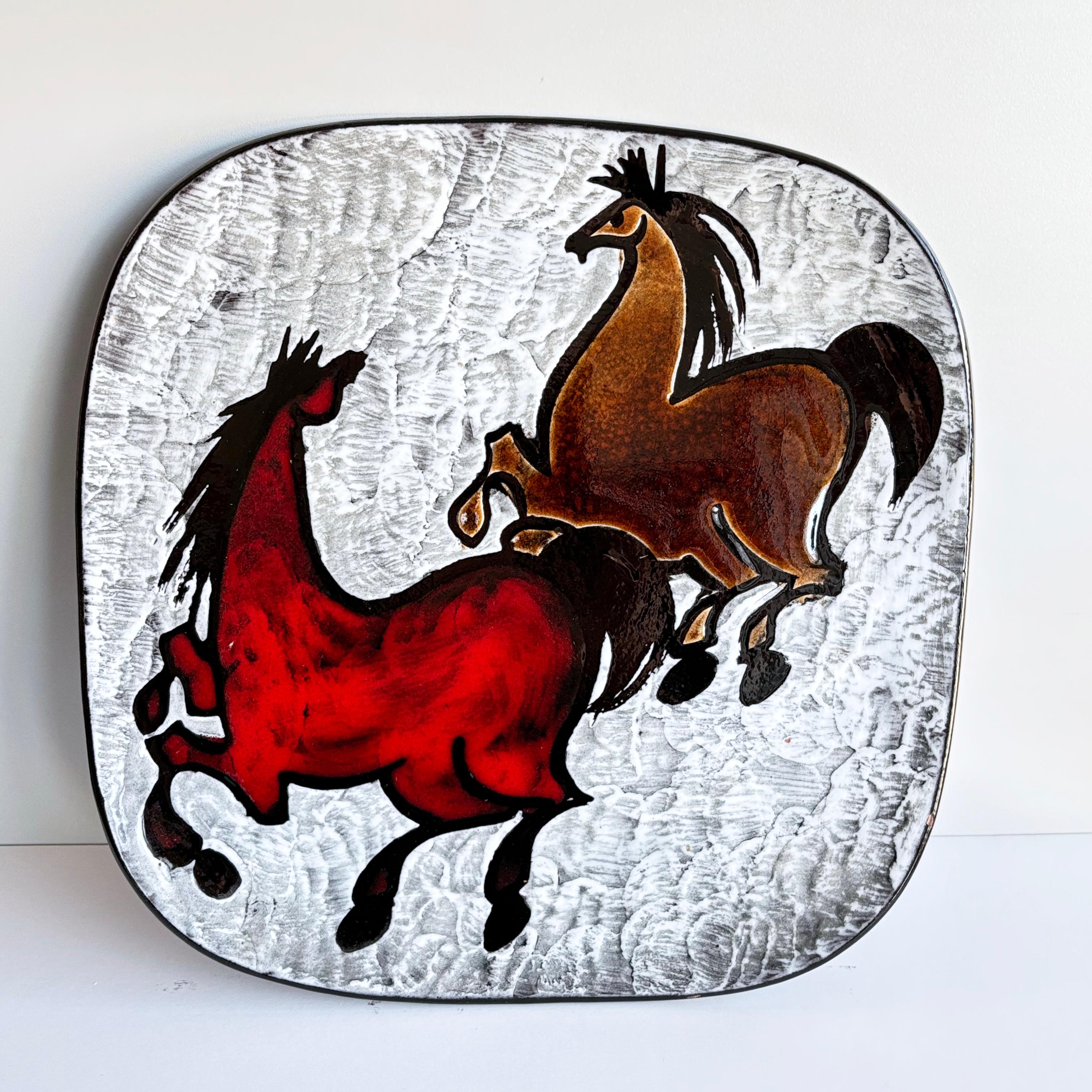 1960er Burkart Keramik (Schweiz) 'Wilde Pferde' keramischer Deko-Wandteller im Angebot 5