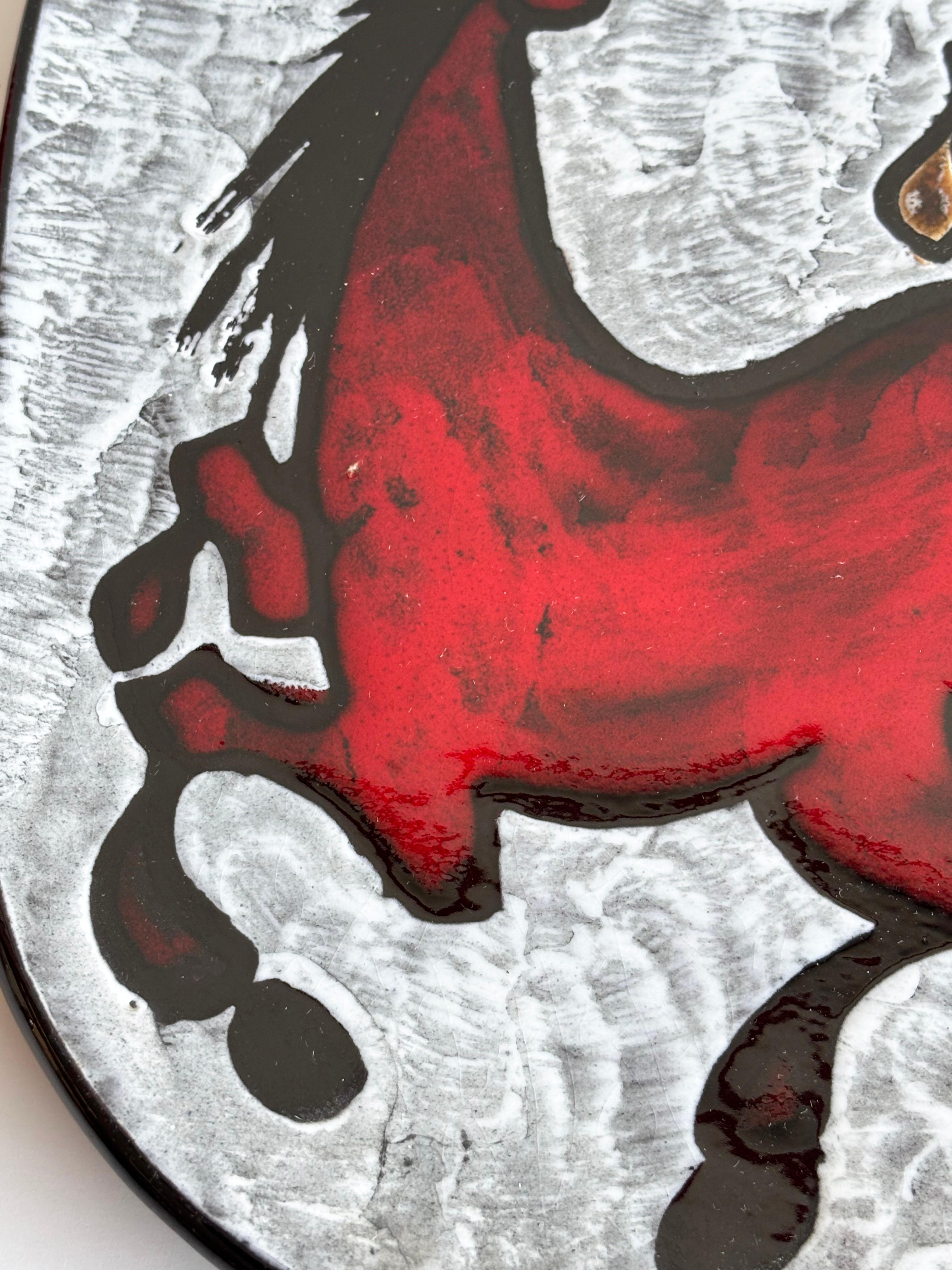 1960er Burkart Keramik (Schweiz) 'Wilde Pferde' keramischer Deko-Wandteller (Schweizerisch) im Angebot