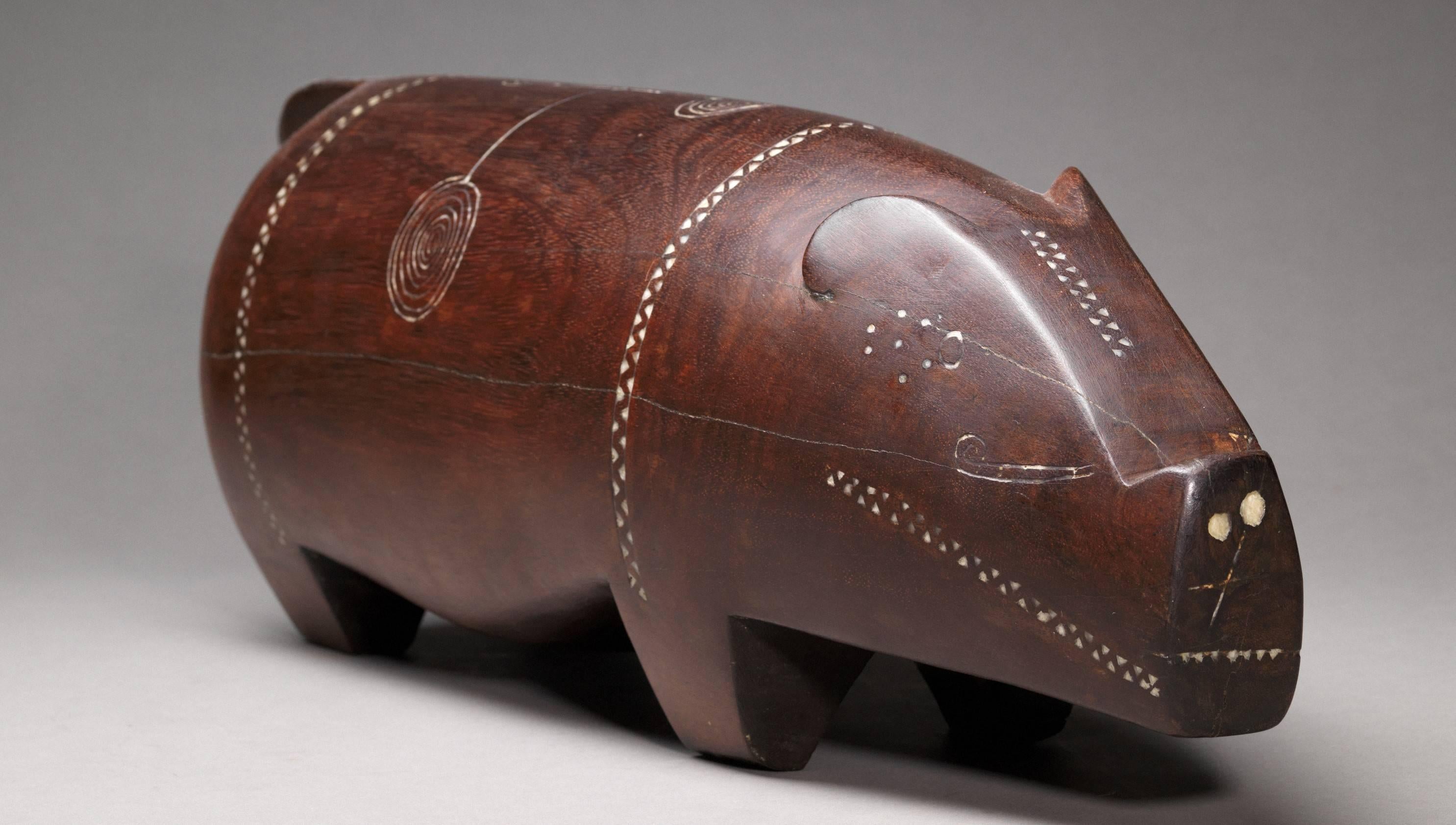 Papua New Guinean Massim Ceremonial Pig with Inlaid Shell, Trobiand Islands, Papua New Guinea For Sale