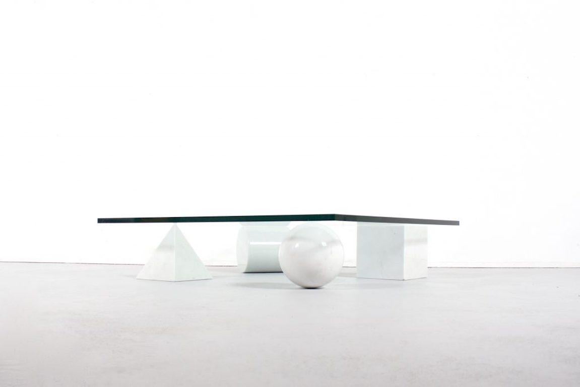 Mid-Century Modern Table basse Massimo and Lella Vignelli 'Metaphora' en marbre de Carrare et verre en vente