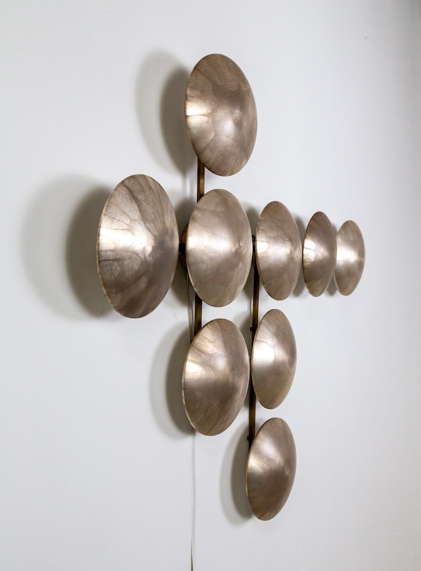 Massimo Castagna Henge 9-Light Brass Circle Wall Clips For Sale 2
