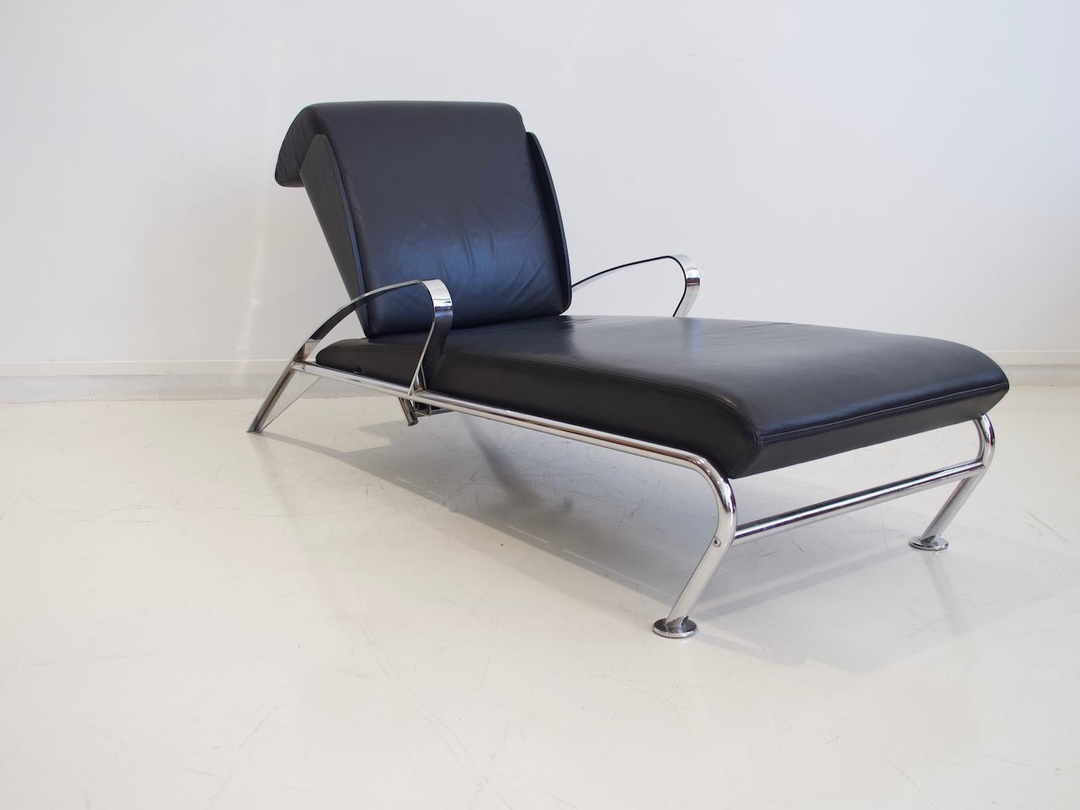 20th Century Massimo Iosa Ghini for Moroso Black Leather and Steel Chaise Longue For Sale