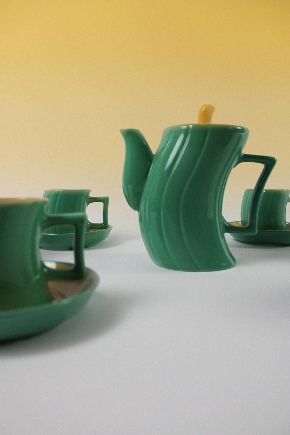This undulating Tea set designed by Massimo Iosa Ghini for Naj Oleari is the perfect choice for an authentic touch of Avant Garde in your home. Its organic form lends itself to a surrealistic, almost fairy tale inspired aesthetic with its simple,
