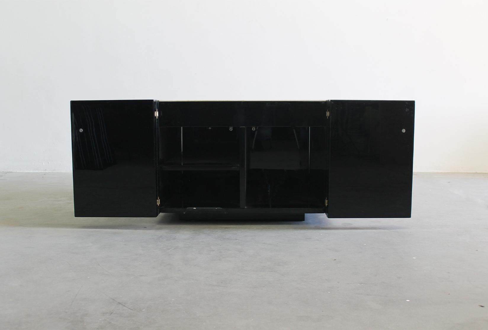 Massimo & Lella Vignelli Black Saratoga Side Table or Bar Cabinet by Poltronova In Good Condition For Sale In Montecatini Terme, IT