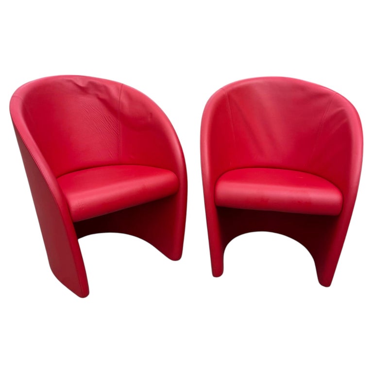 Massimo and Lella Vignelli für Poltrona Frau: Rote Ledersessel, ein Paar im Angebot bei 1stDibs Deutschland