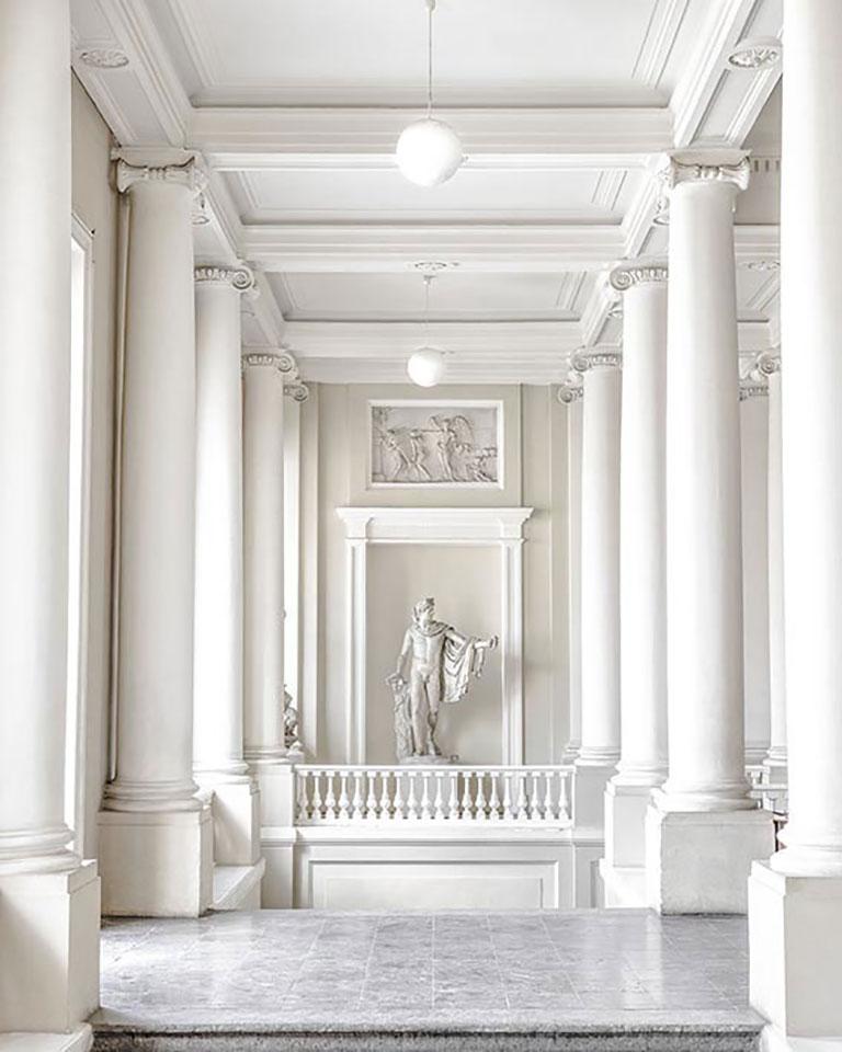 Massimo Listri Landscape Photograph – Accademia delle Belle Arti San Pietroburgo, Russland