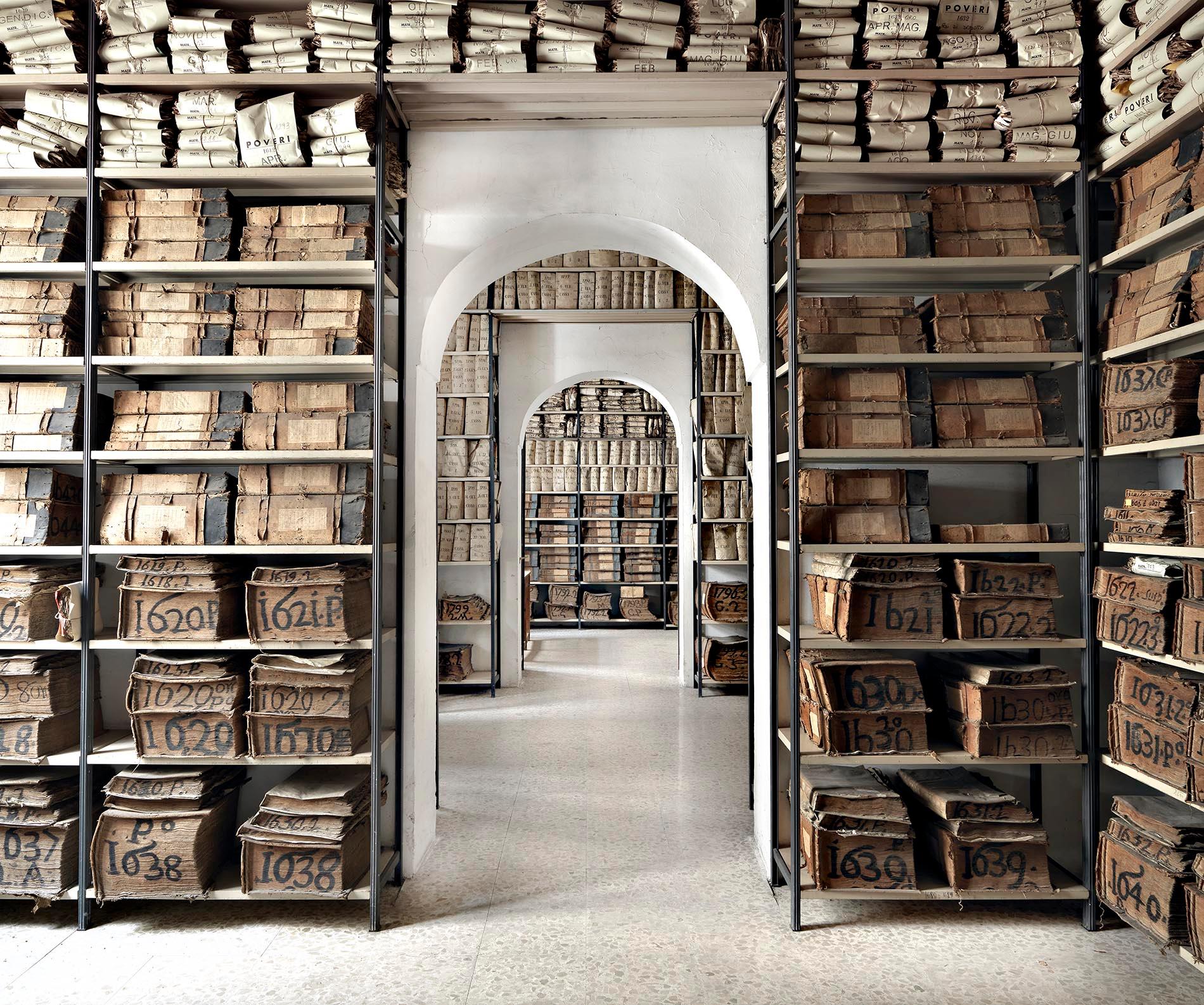Archivio Banco di Napoli I, Napoli 2013 - the inside of a library with books