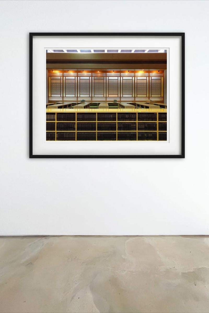 Bibliotheca Di Taipai, Moderne Innenarchitektur, Kunstfotografie 2012 (Zeitgenössisch), Photograph, von Massimo Listri