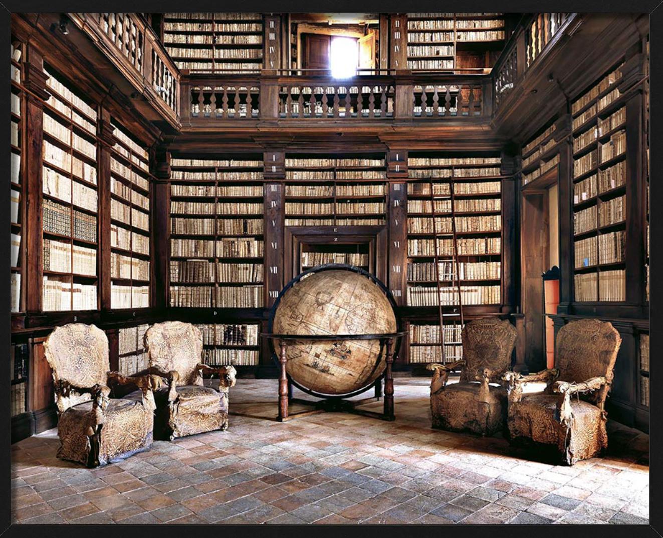 Bibliotheca Fermo, Bibliotheksinterieur, Kunstfotografie der Bibliothek, 2015 im Angebot 4