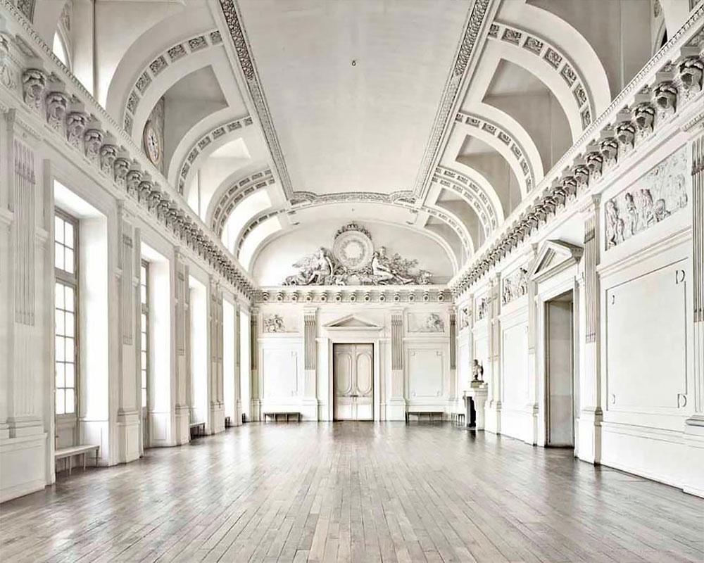 Massimo Listri Figurative Photograph – Chateau de Compiegne II, Frankreich