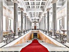 Hermitage San Pientroburgo - red carpet in the palasts marmor stairway 