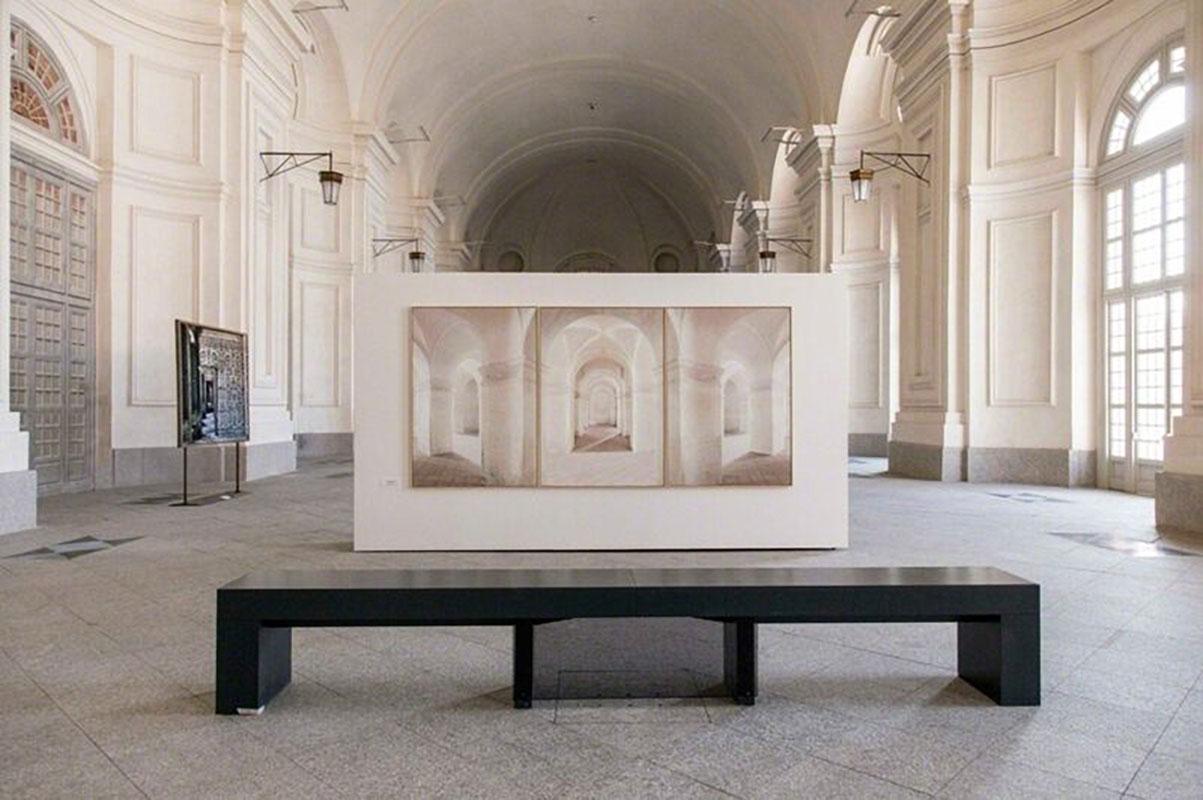 Massimo Listri - Basilique de Sant'Andrea, Mantoue, Italie (Triptyque)  en vente 2