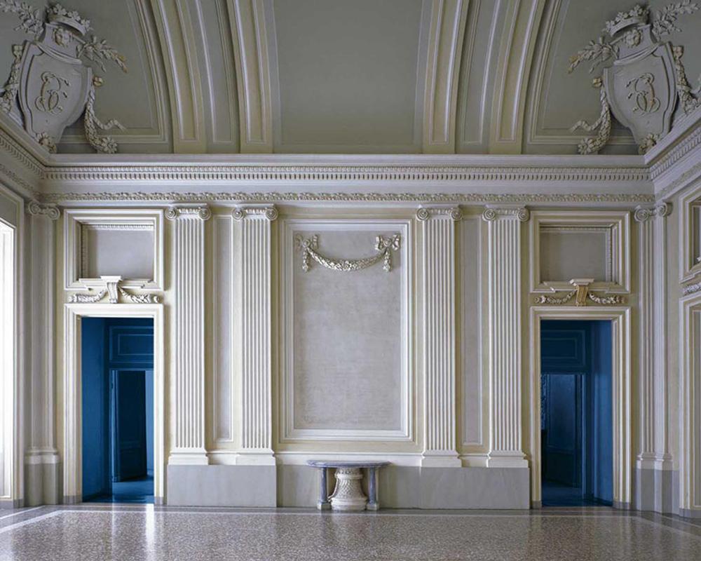 MASSIMO LISTRI
Massimo Listri, Castello di Rivoli III, Turin, Italie

48 x 60 pouces
120 x 150 cm
Edition de 5

Impression chromogène 
Signé, daté et numéroté sur l'étiquette au verso
Sans cadre (options d'encadrement disponibles)

Également