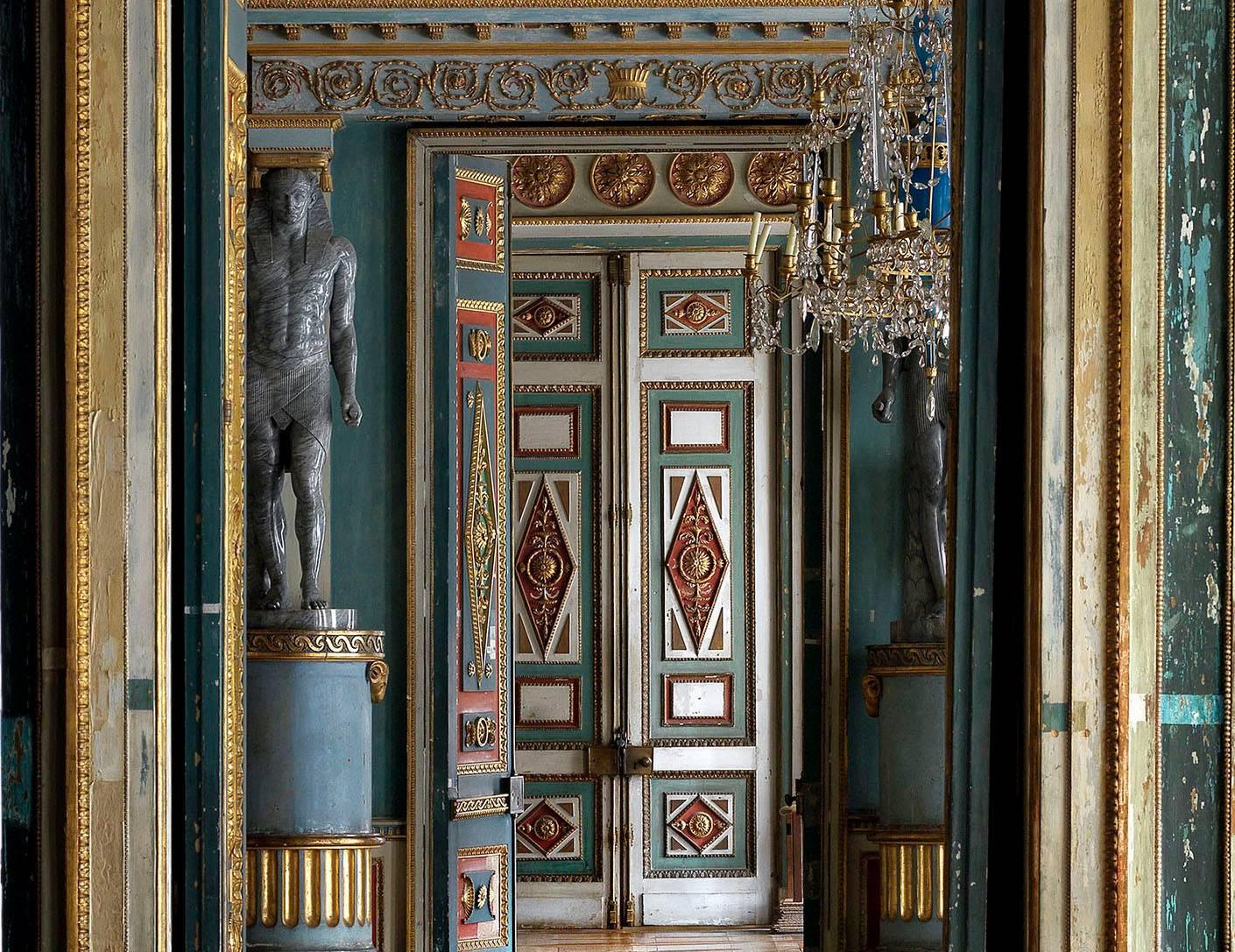 Palazzo di Ostankino, Mosca, 2015
Chromogenic print
Edition of 5
Signed, dated, and numbered on verso label   

39.5 x 47.5 inches edition of 5  
47.5 x 59 inches edition of 5  
71 x 88.5 inches edition of 5   

Florentine photographer Massimo