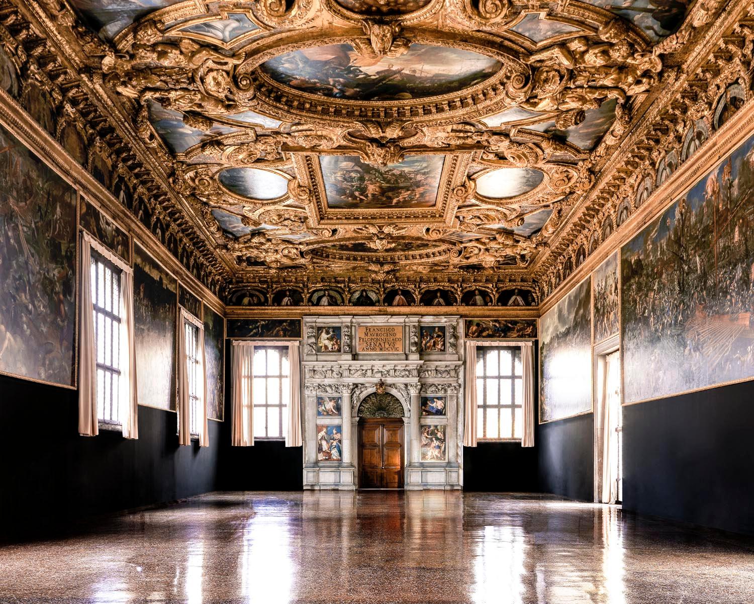 Massimo Listri
Palazzo Ducale III, Venise
2022
Épreuve C Signée, datée et numérotée sur l'étiquette au verso   

39.5 x 47.5 inches (100 x 120 cm) édition de 5 - $12,500
47.5 x 59 inches (120 x 150 cm) édition de 5 - $14,500
71 x 88.5 inches (180 x