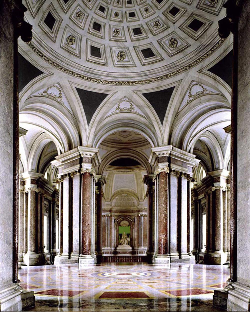 MASSIMO LISTRI
Reggia di Caserta II, Italie, 1993

60 x 48 pouces
150 x 120 cm
Edition de 5

Impression chromogène 
Signé, daté et numéroté sur l'étiquette au verso
Monté sur aluminium, encadré (options d'encadrement disponibles)

48 x 60 pouces
120
