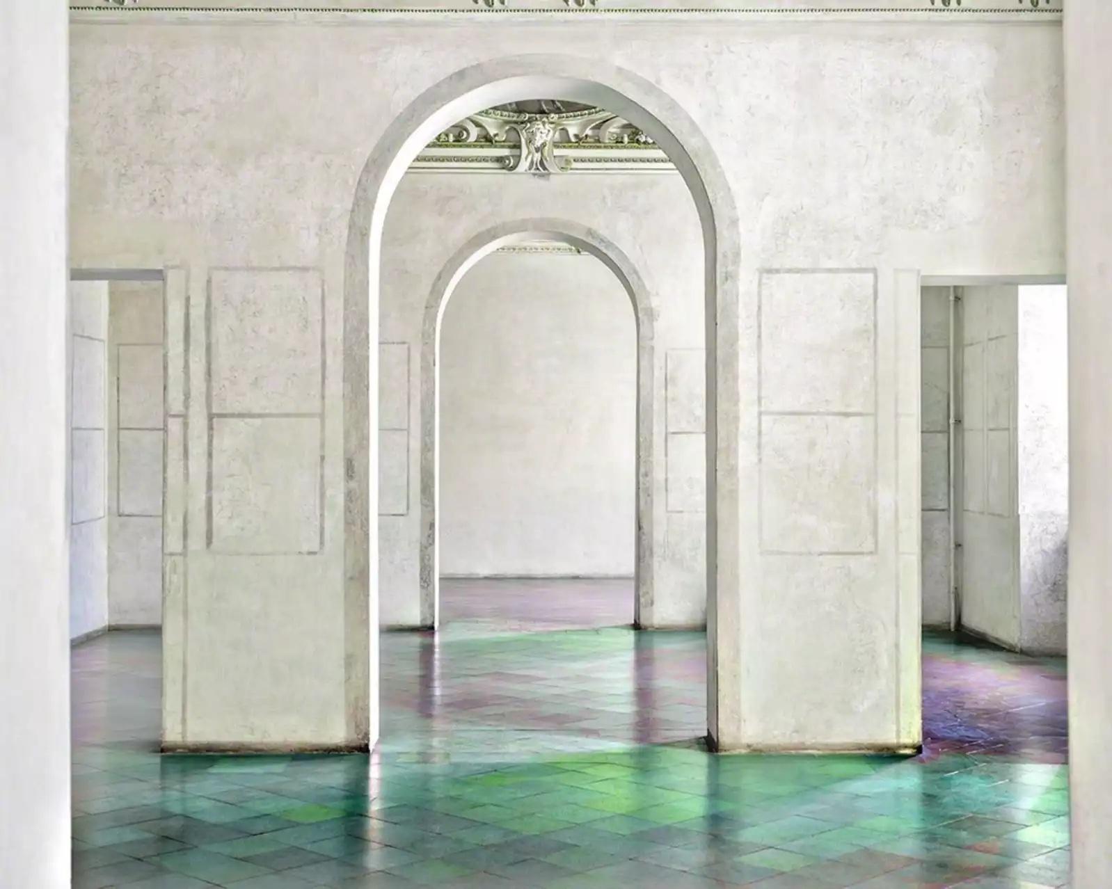 Massimo Listri Color Photograph – Palazzo Ducale V, Mantova, Italien