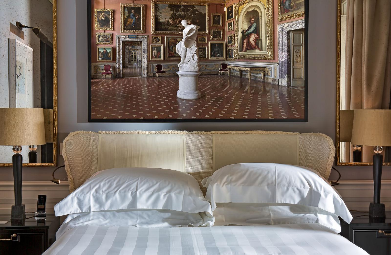 Palazzo Pitti, Sala di Venere, Florence, Italy (Portrait of Interiors) – Photograph von Massimo Listri
