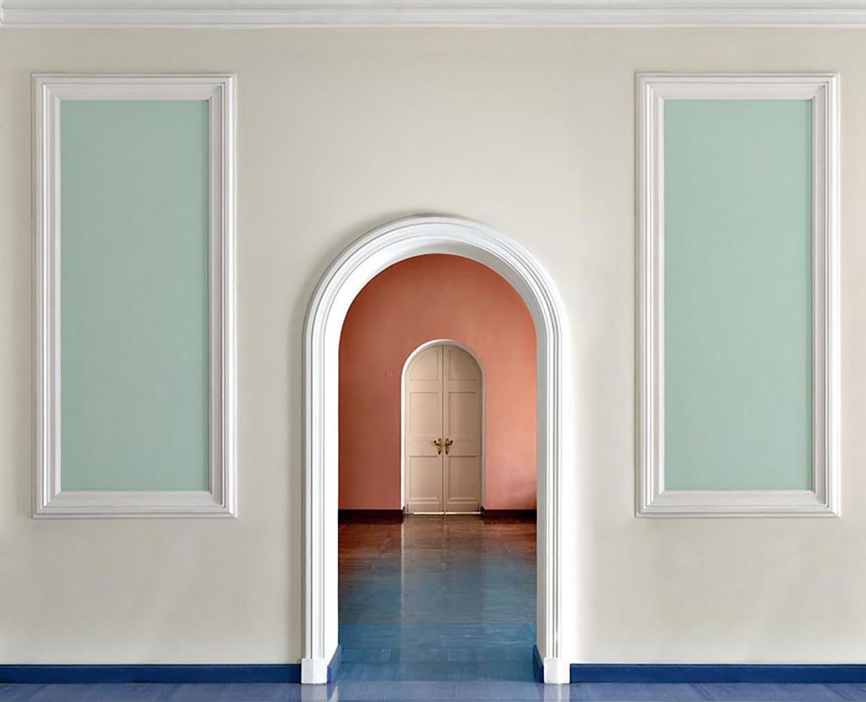 Color Photograph Massimo Listri - Palais de Petrovsky, Moscou
