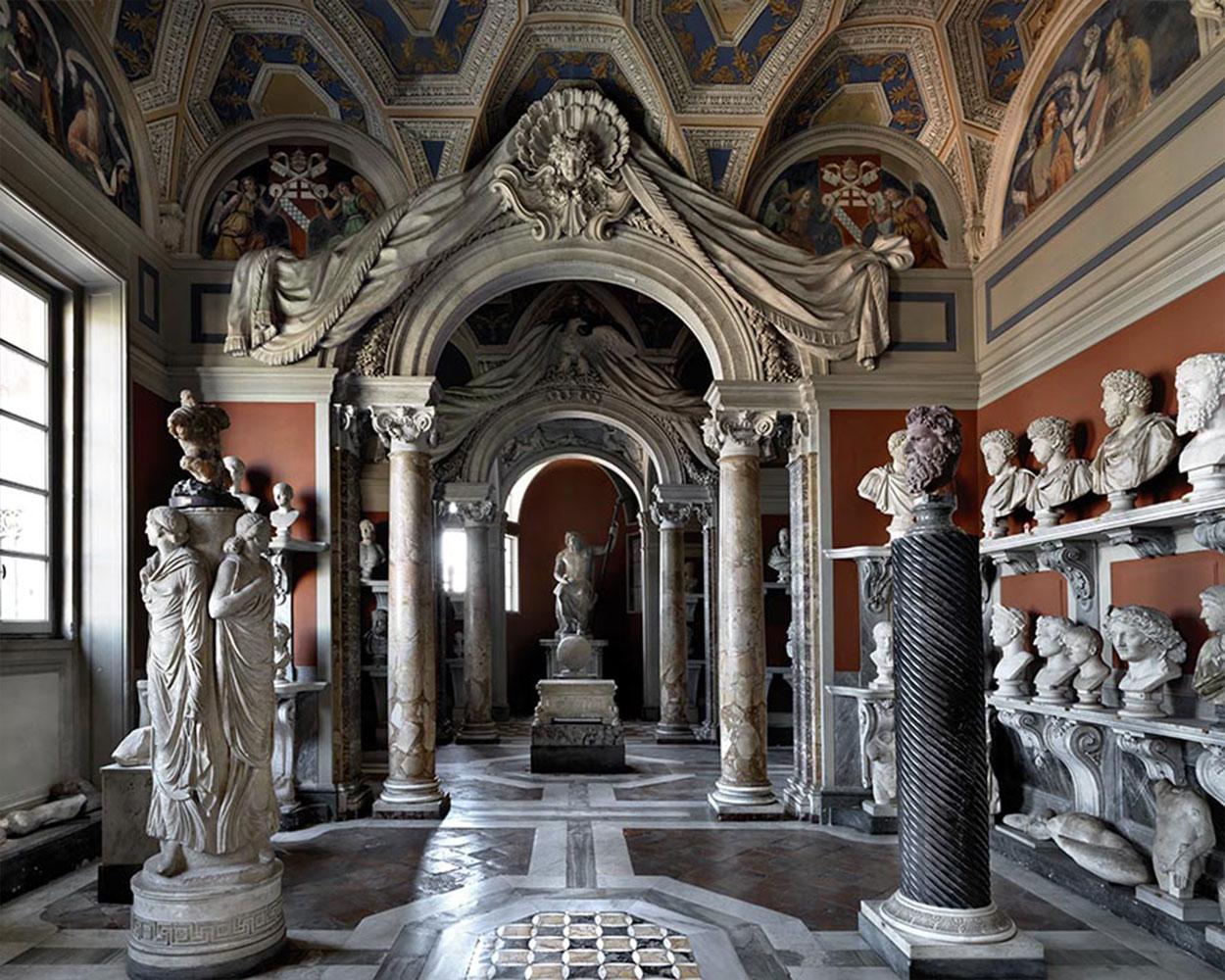 Color Photograph Massimo Listri - Sala dei Busti, Museo Pio Clementino - Musées Vaticani XII