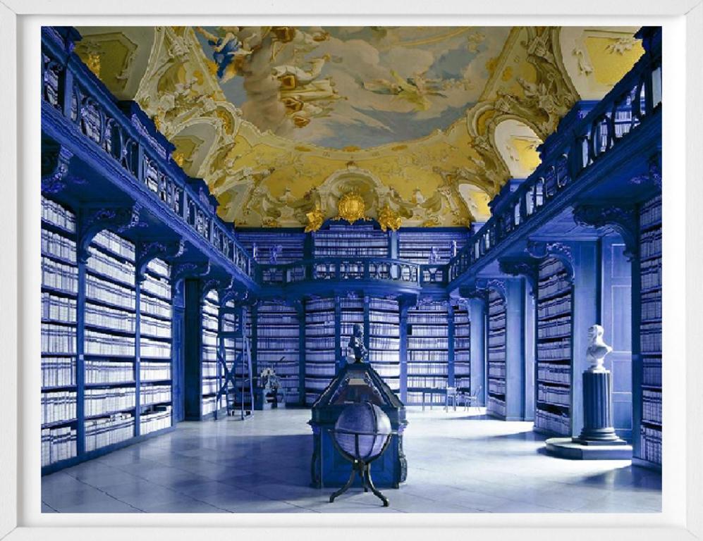 Seitenstetten-Bibliothek, Österreich, Kunstfotografie (Realismus), Photograph, von Massimo Listri
