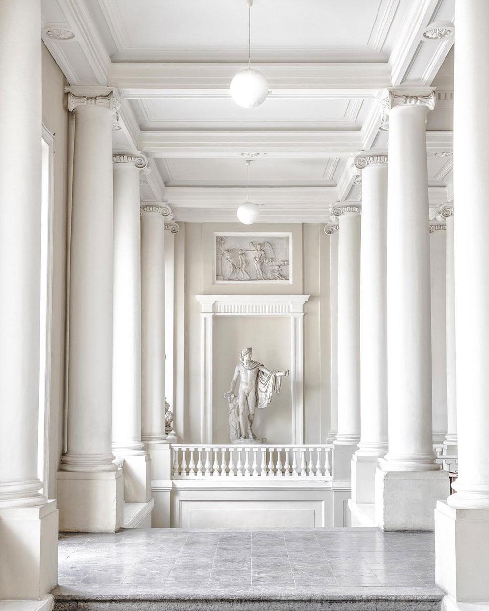 Color Photograph di Massimo Listri - Accademia di Belle Arti di San Pietroburgo, San Pietroburgo, Russia