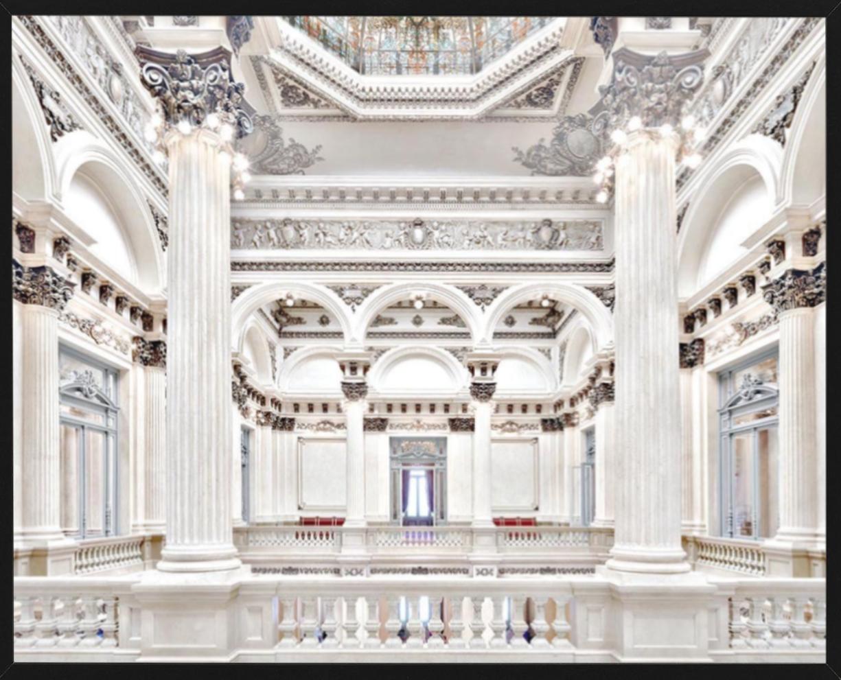 Teatro Colon I, Buenos Aires – Weißes Barockinterieur im Stil des Barock, Kunstfotografie, 201 (Realismus), Photograph, von Massimo Listri