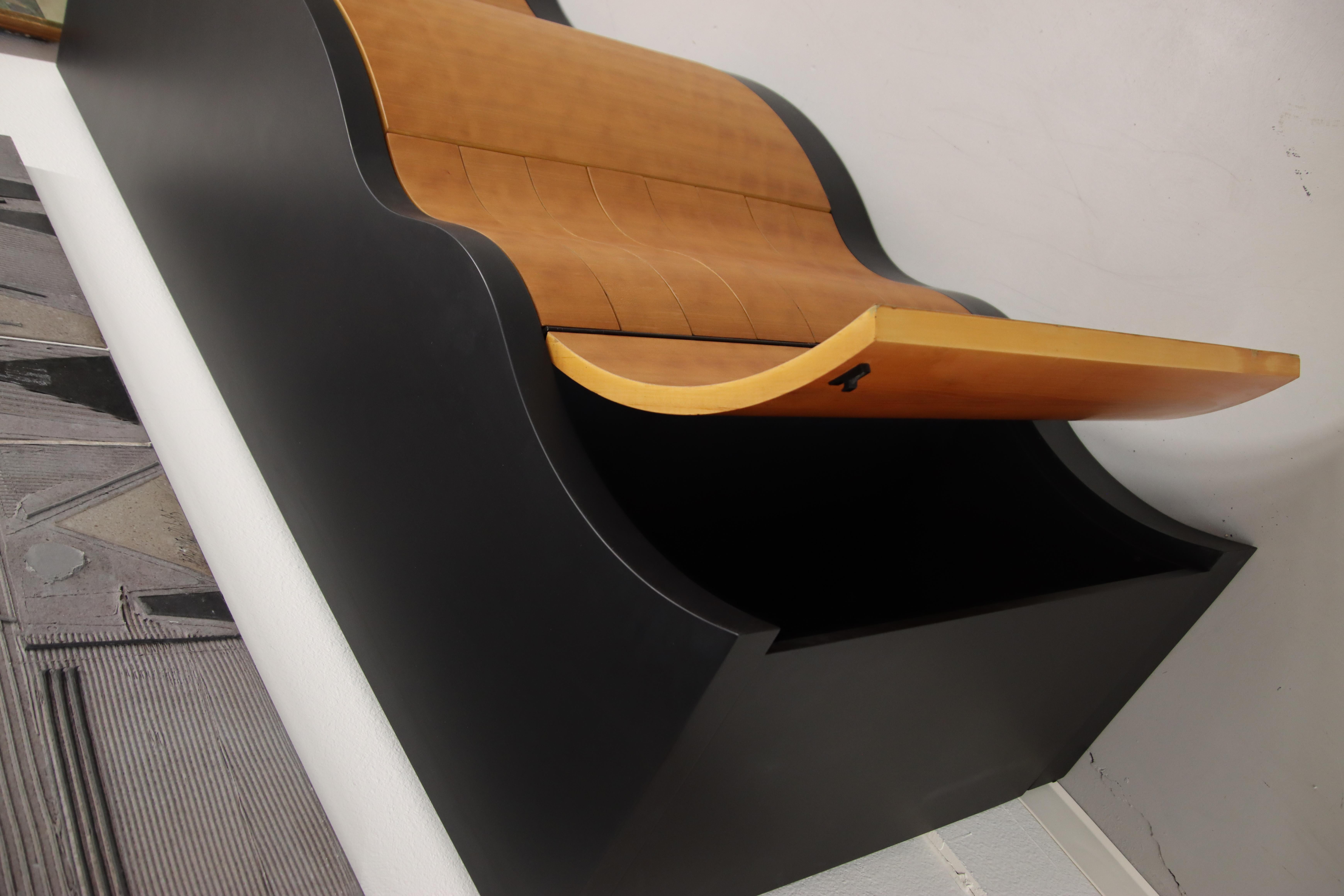 Credenza Massimo Morozzi para Giorgetti Matrix finales del siglo XX en venta