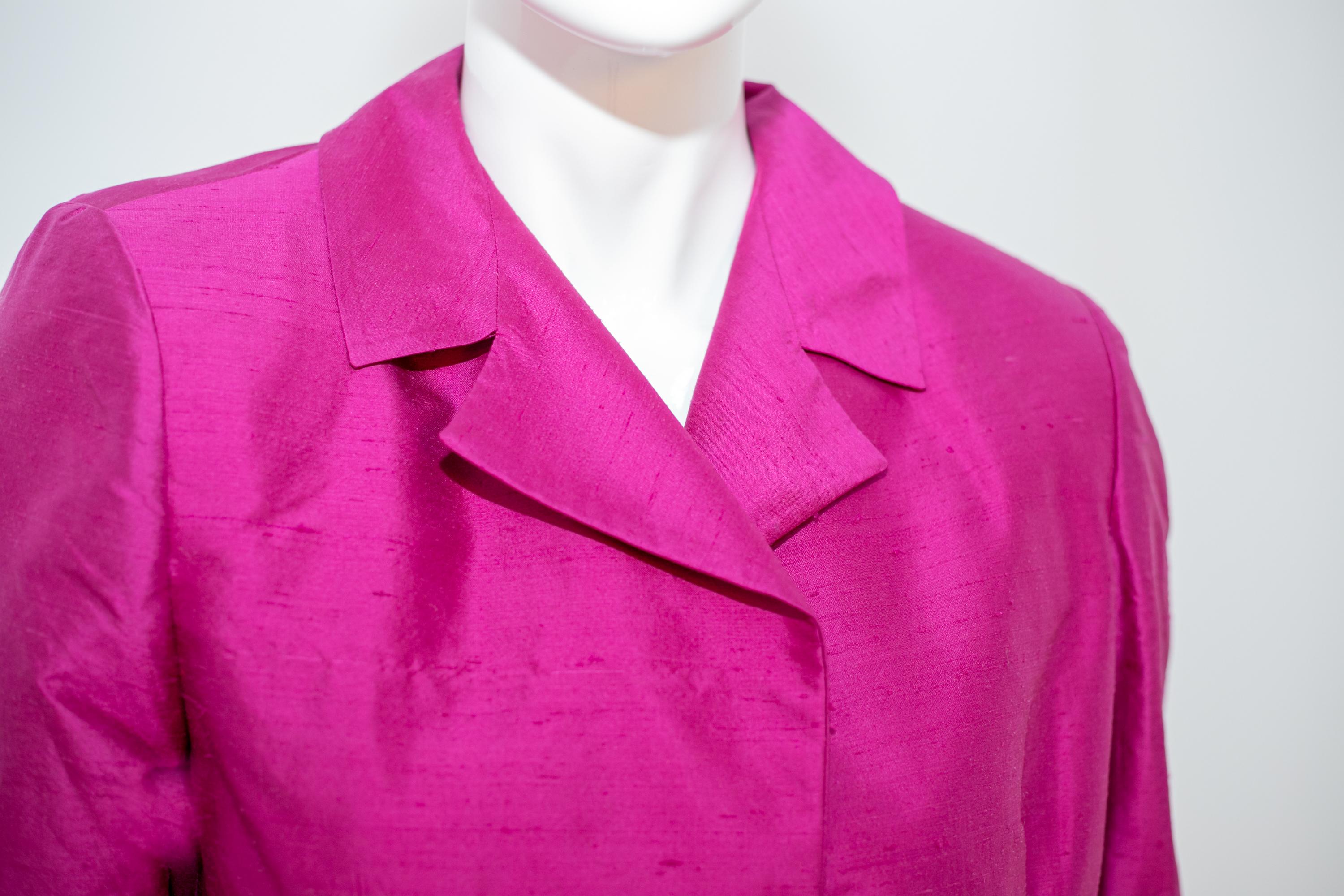 Women's Massimo Striking Vintage Blazer in Fuchsia Linen For Sale