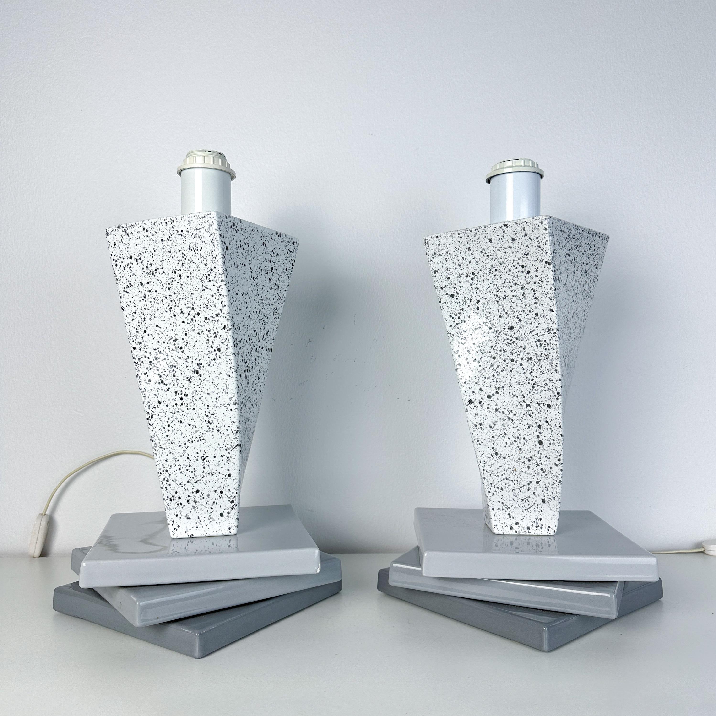 Massimo Vallotto for Viba Postmodern Italian Ceramic Lamp Pair In Good Condition For Sale In Westfield, NJ