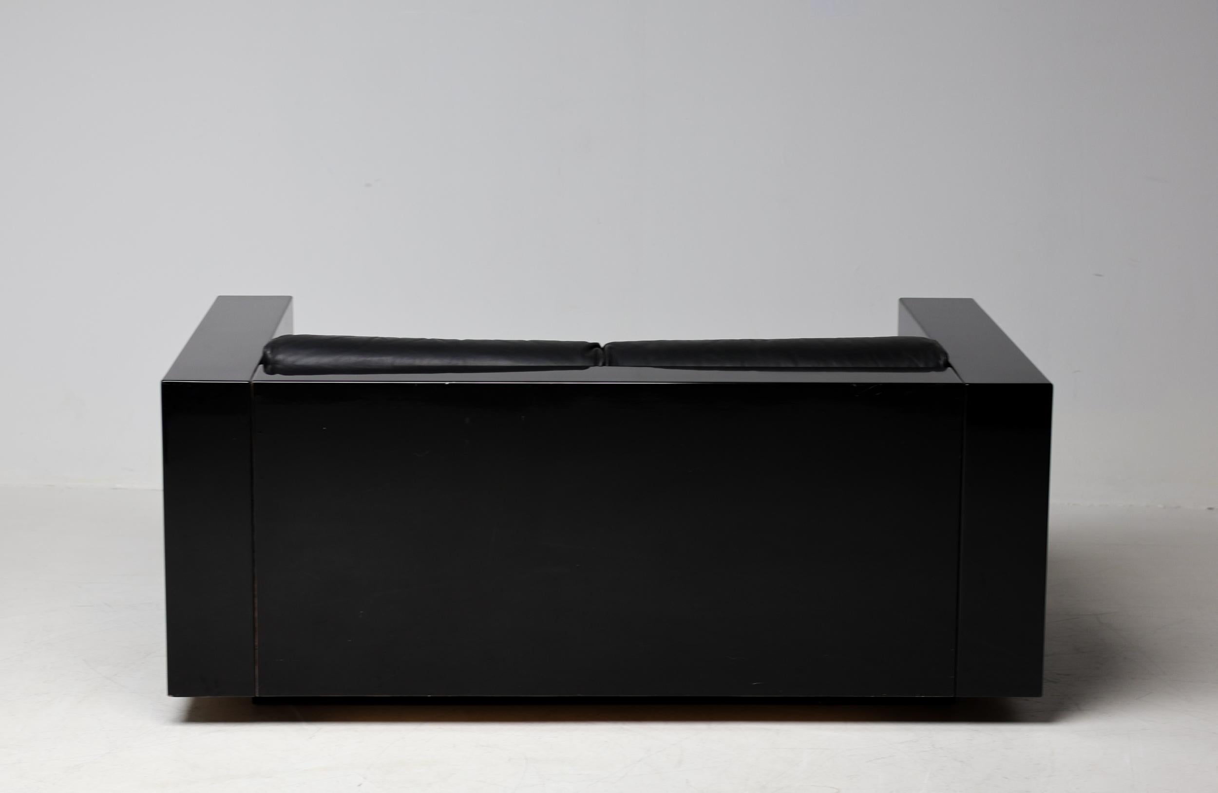 Massimo Vignelli Canapé Saratoga noir sur noir, Italie, 1964 en vente 2