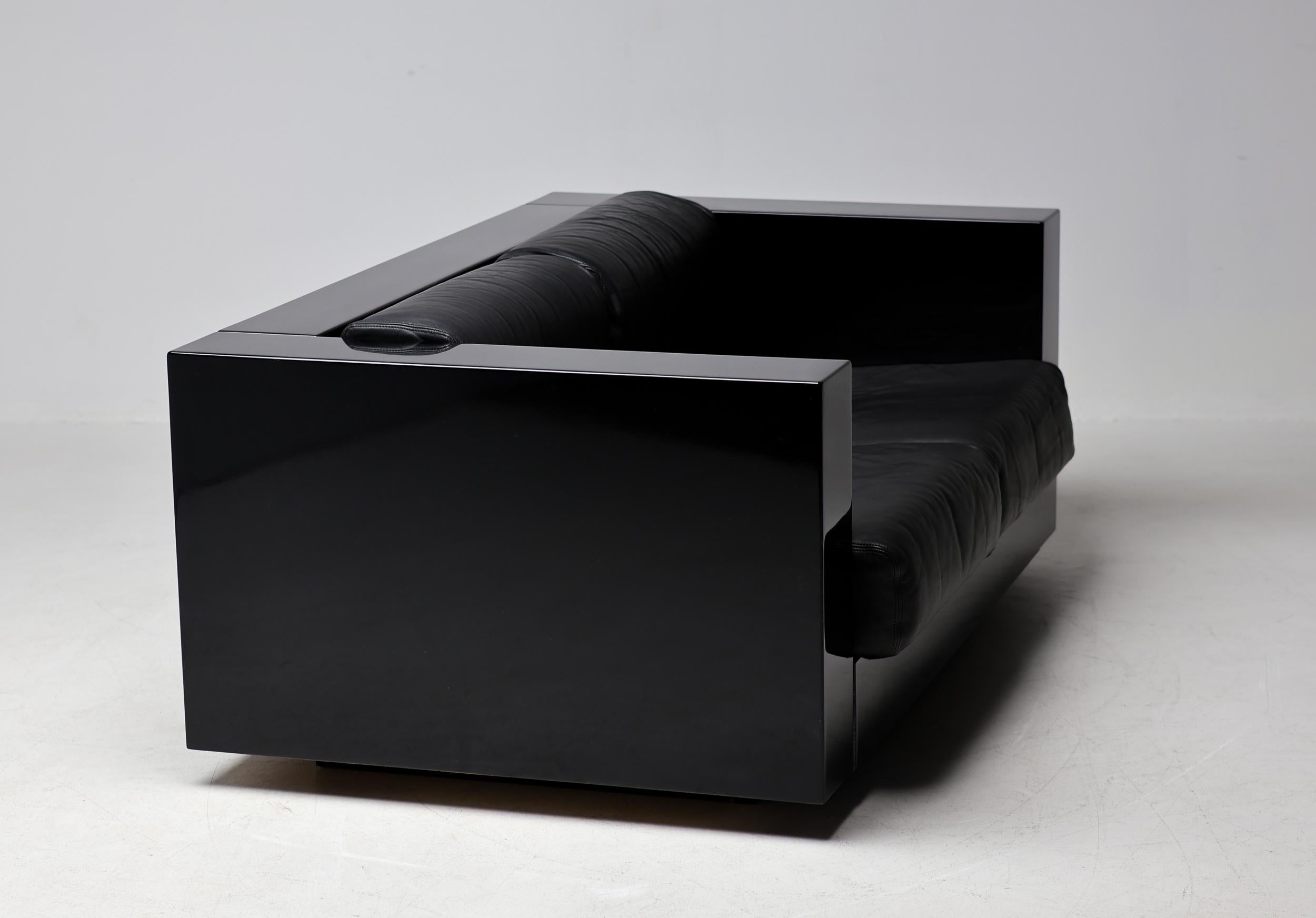Massimo Vignelli Canapé Saratoga noir sur noir, Italie, 1964 en vente 4